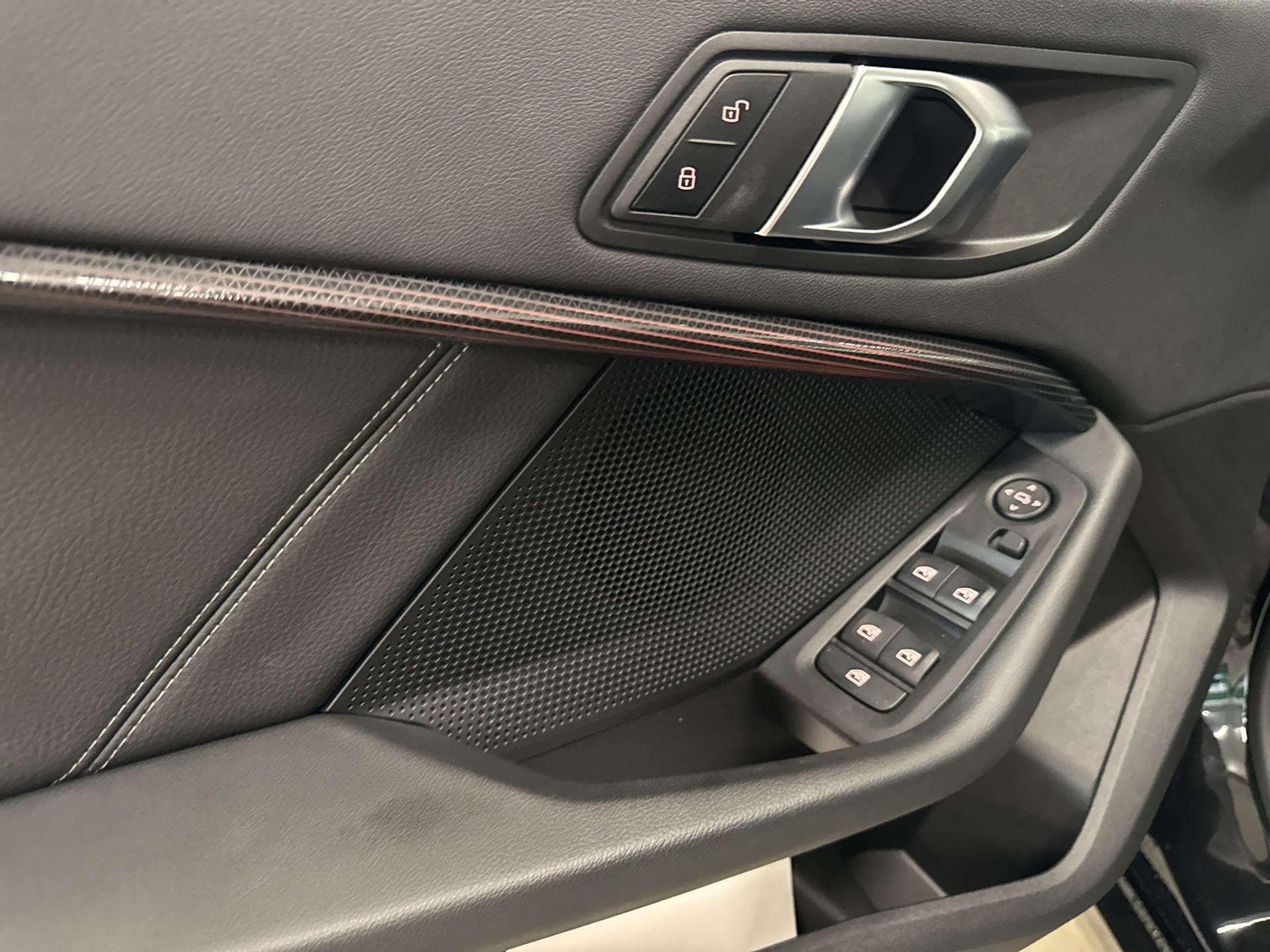 BMW 118d Steptronic Sport Line-image-16