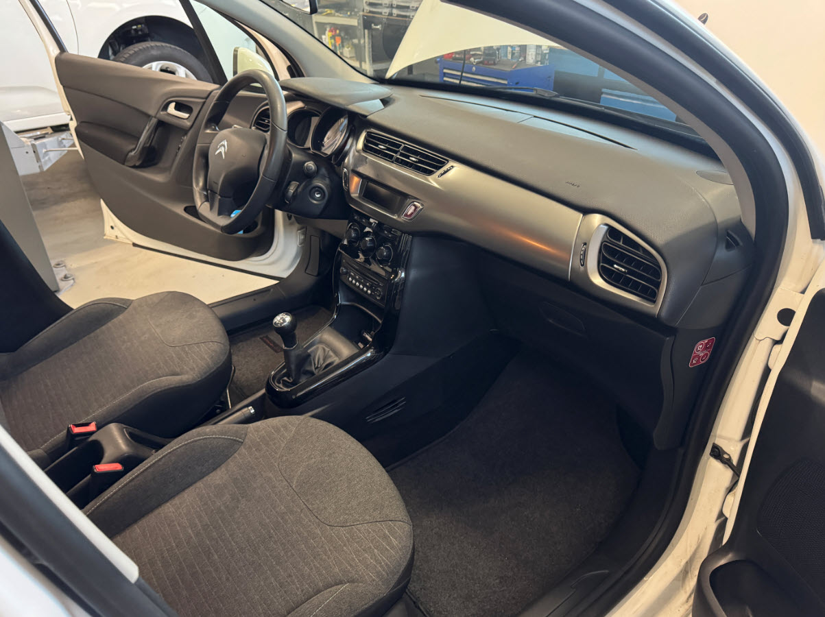 CITROEN C3 1.2i Exclusive-image-4