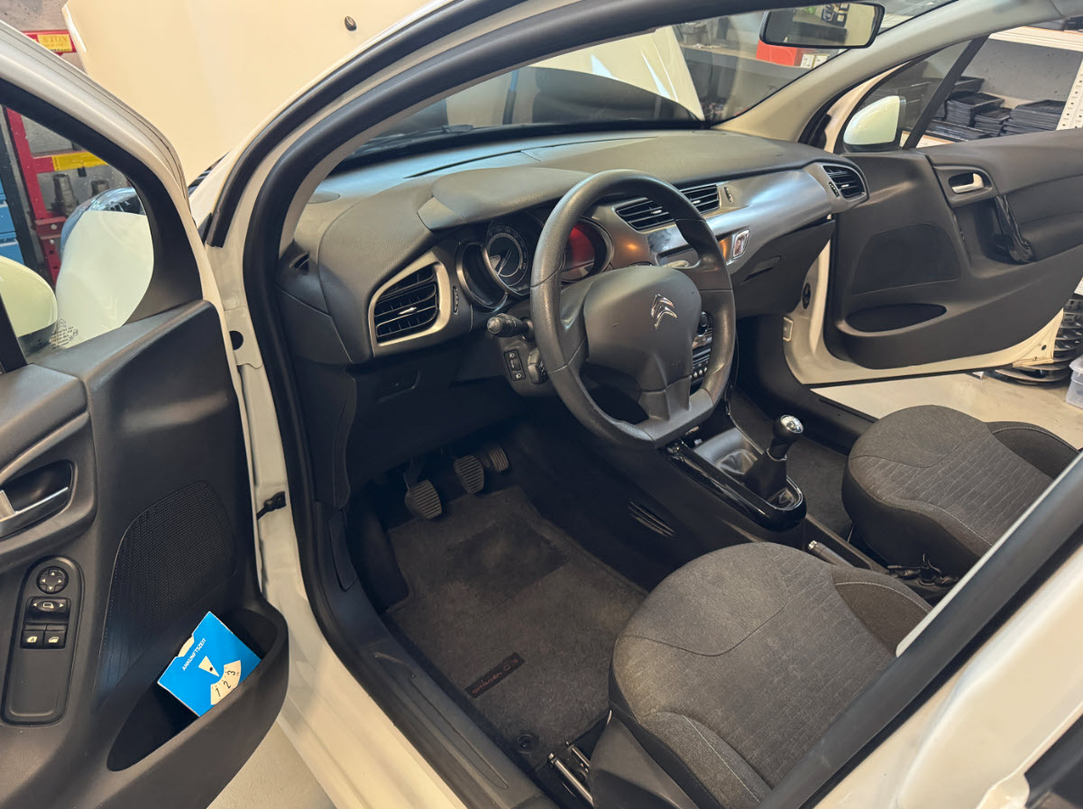 CITROEN C3 1.2i Exclusive-image-6