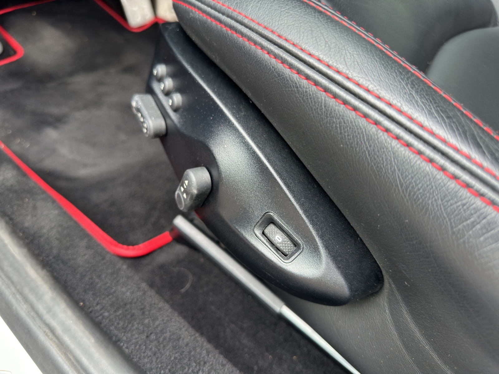 MASERATI Gran Turismo 4.7 V8 Sport / 1 Hand , Top Zustand-image-14