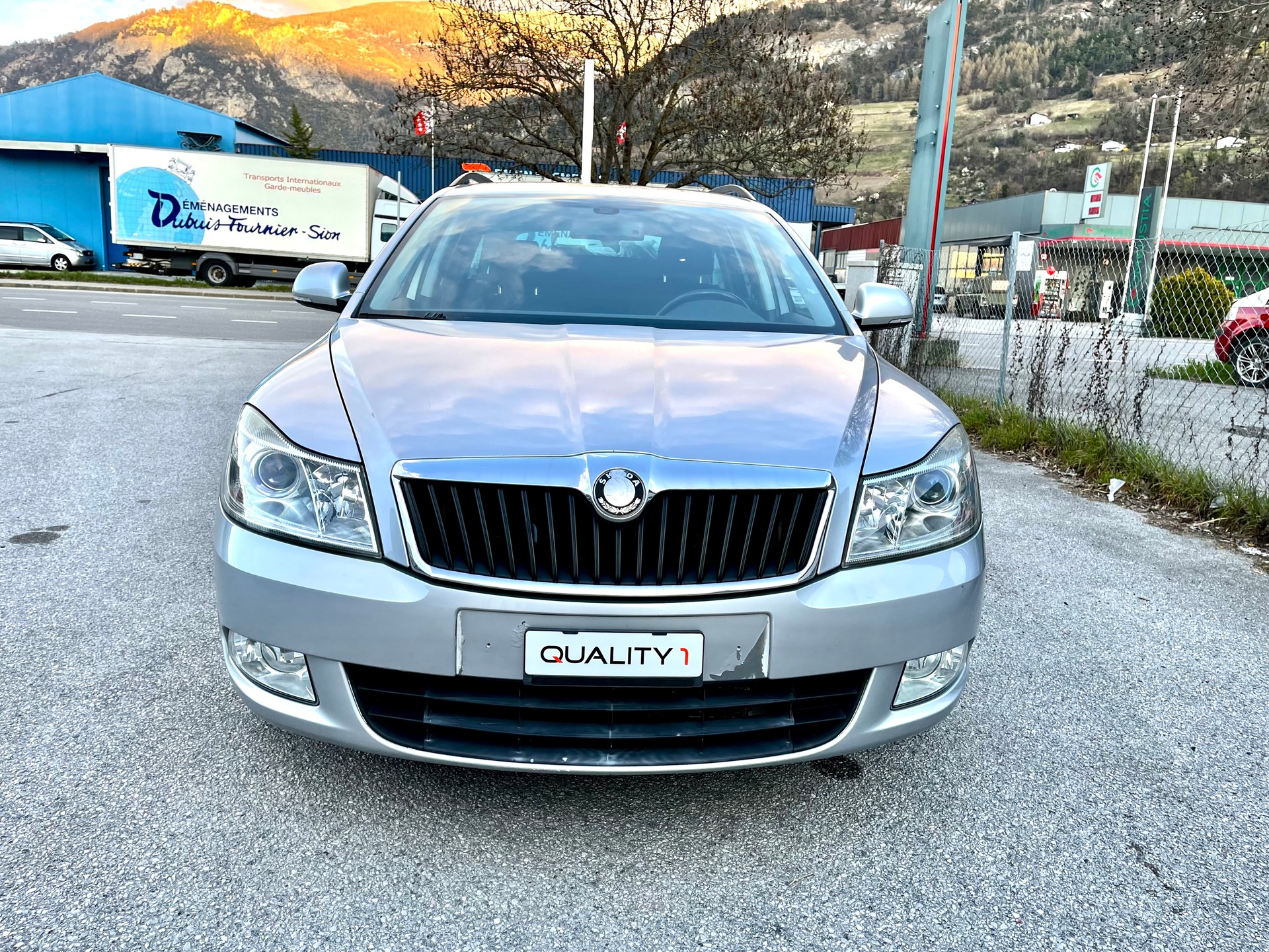 SKODA Octavia Combi 1.4 TSI Elegance DSG-image-15