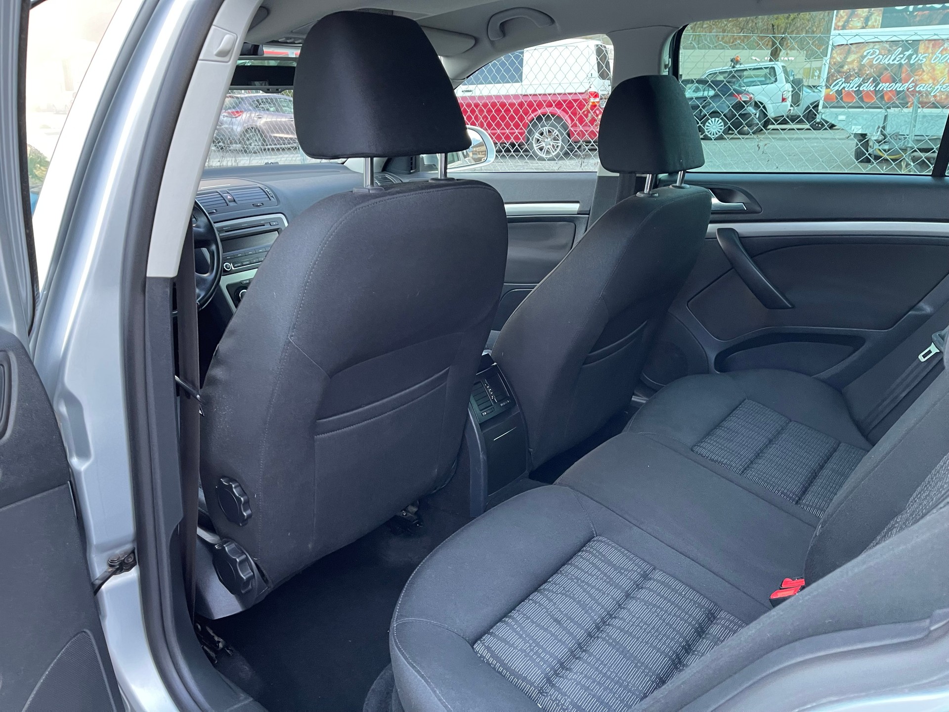 SKODA Octavia Combi 1.4 TSI Elegance DSG-image-28