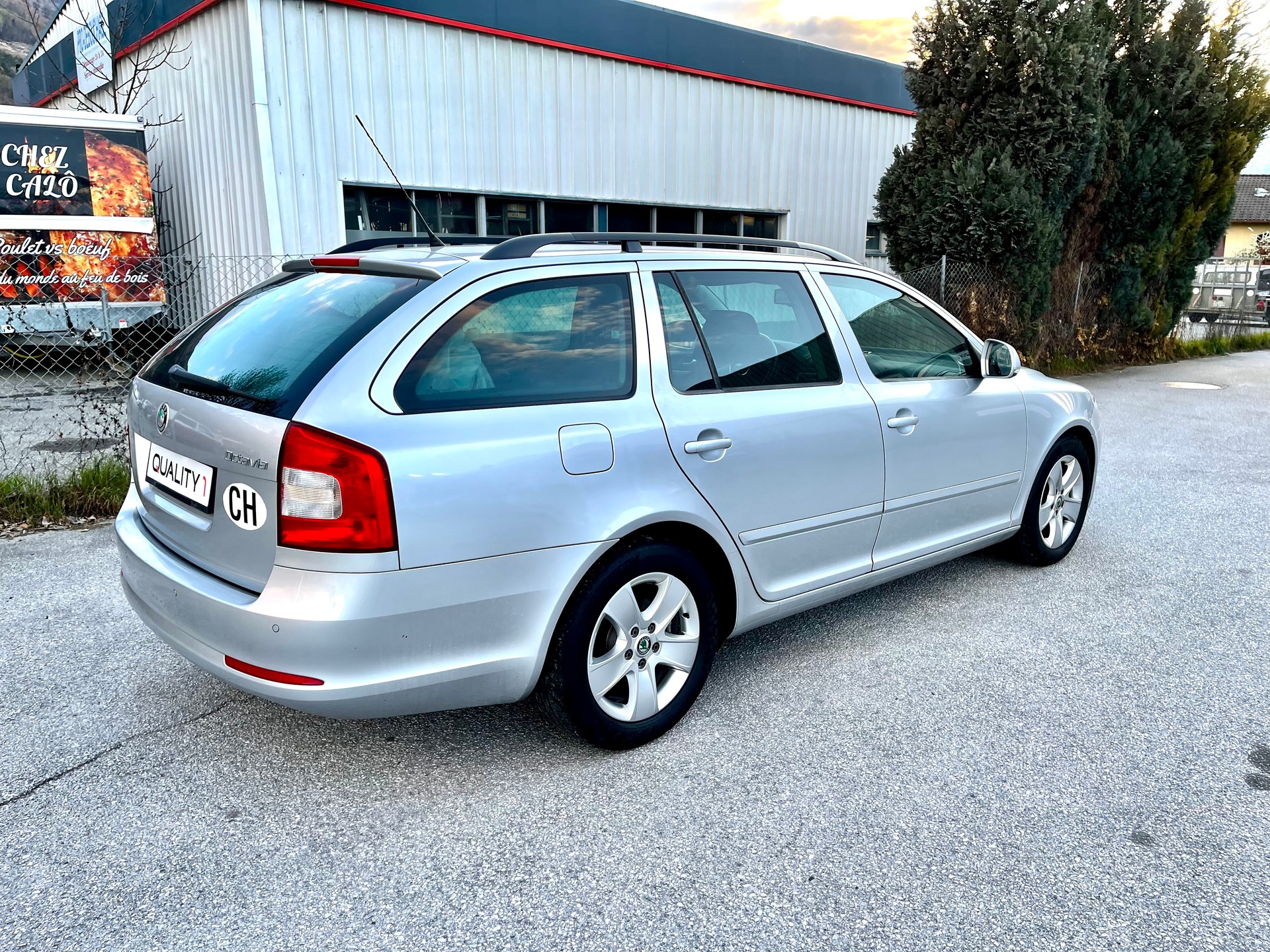 SKODA Octavia Combi 1.4 TSI Elegance DSG-image-22