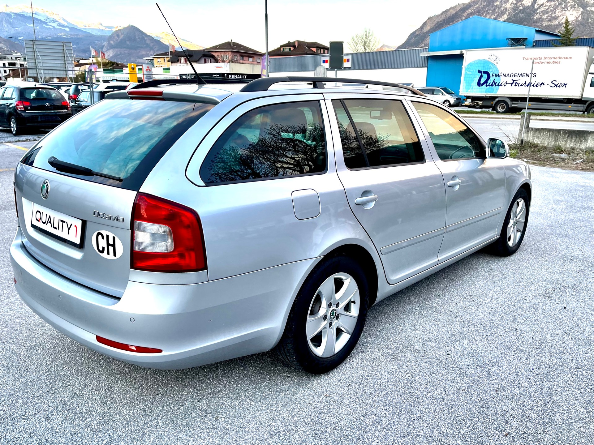 SKODA Octavia Combi 1.4 TSI Elegance DSG-image-6