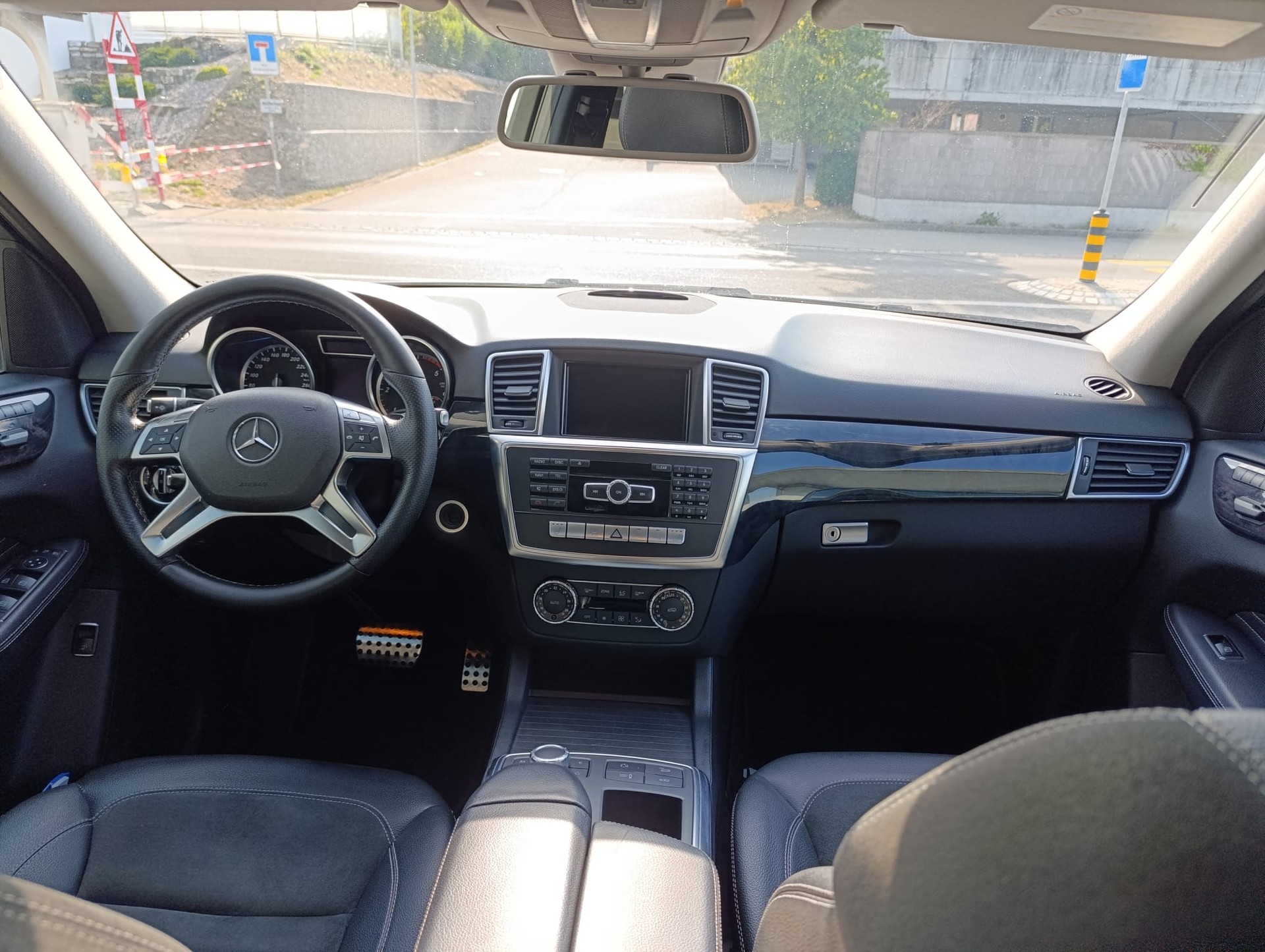 MERCEDES-BENZ ML 250 BlueTEC Edition 4Matic 7G-Tronic-image-12