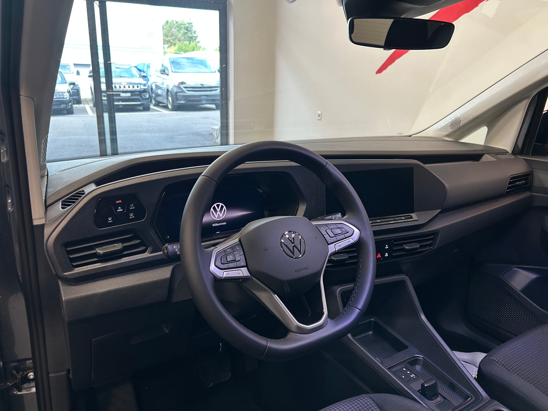 VW Caddy 1.5 TSI Plug in Hybrid DSG-image-9