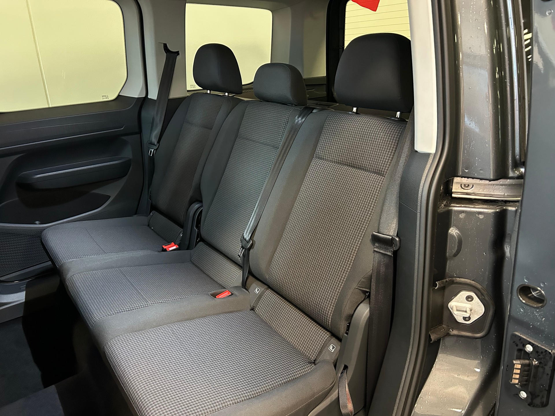 VW Caddy 1.5 TSI Plug in Hybrid DSG-image-14
