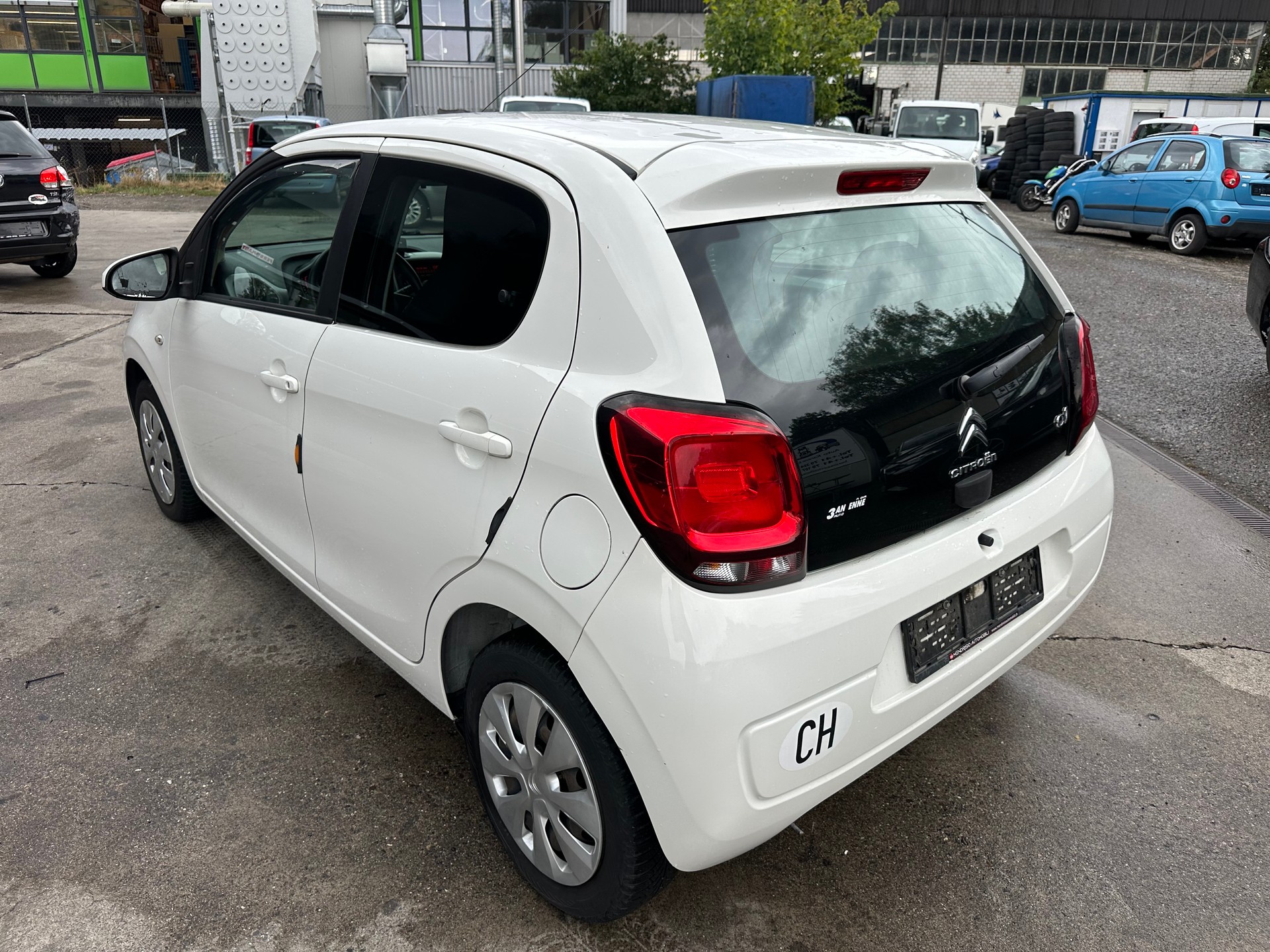 CITROEN C1 1.0 VTi Feel Airscape-image-4