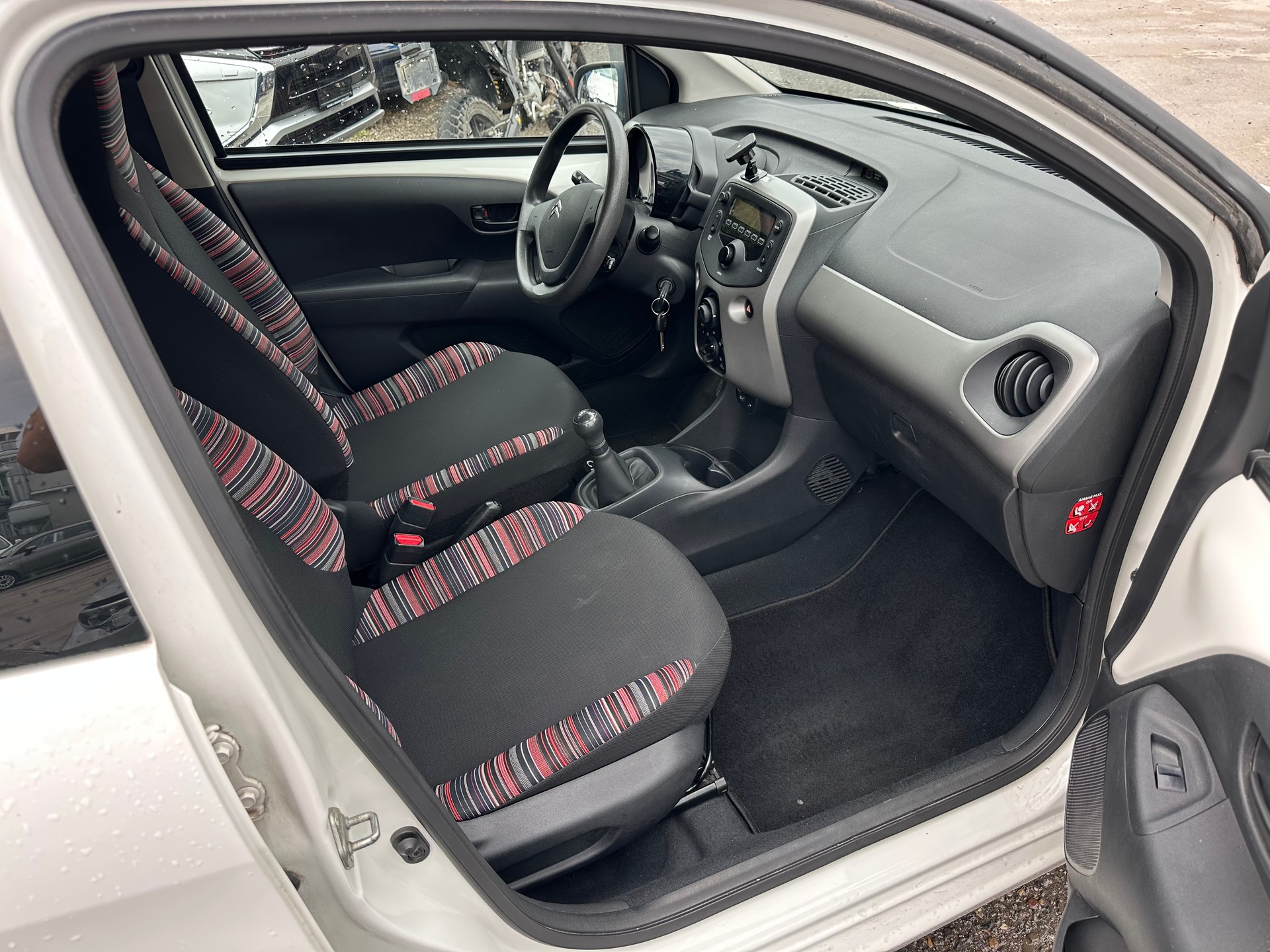 CITROEN C1 1.0 VTi Feel Airscape-image-15