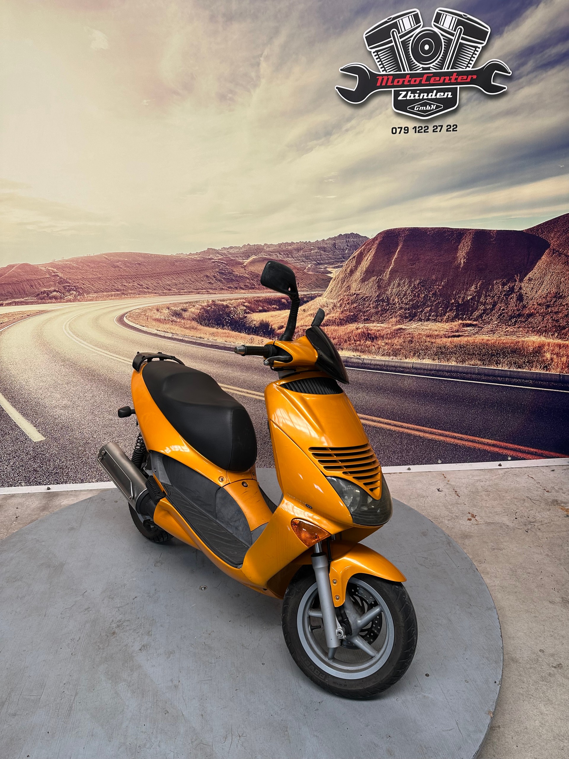 APRILIA Leonardo 125-showroom-element-1