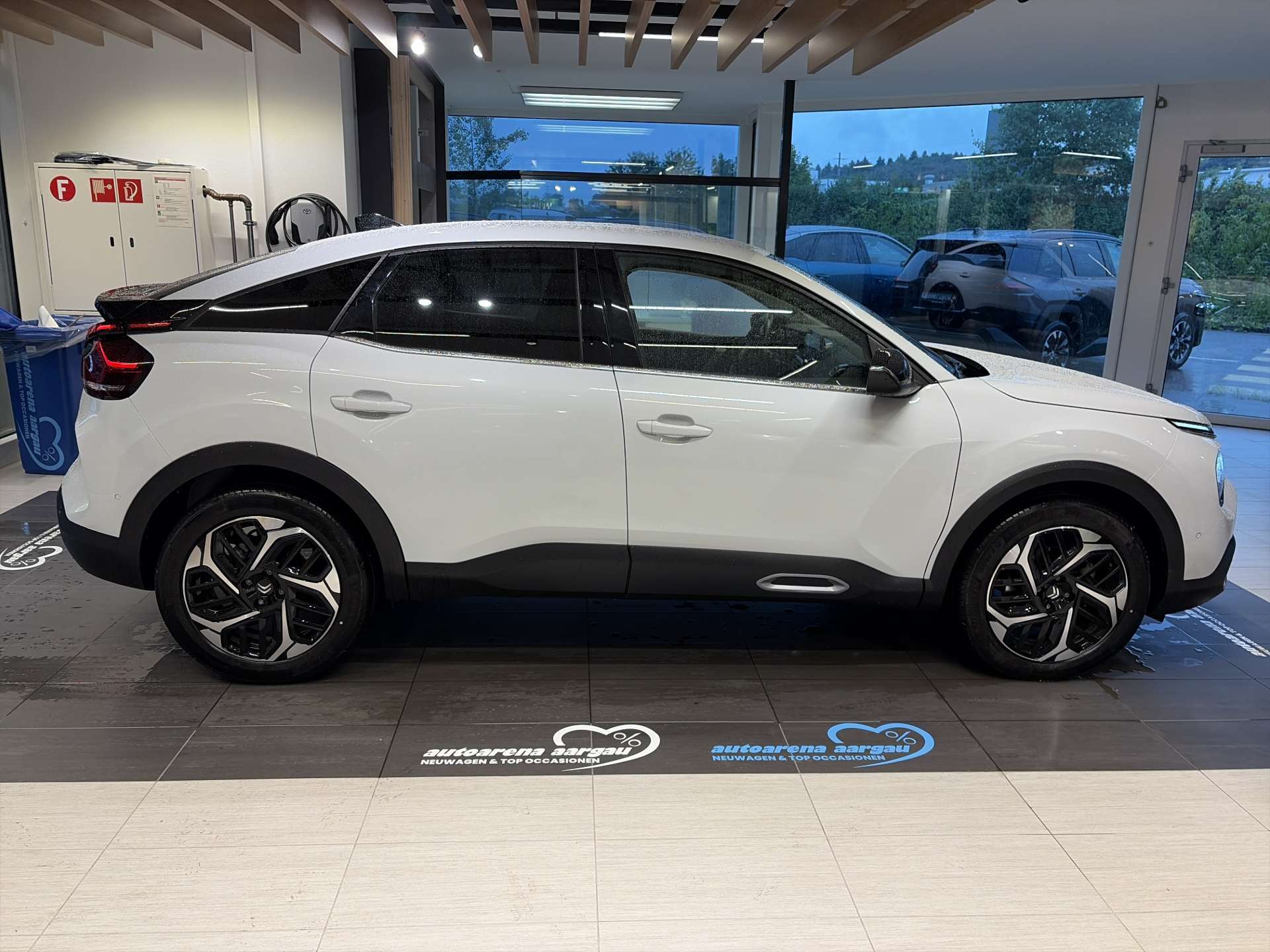 CITROEN C4 1.2 PureTech 130 Shine EAT8-Automat-image-13