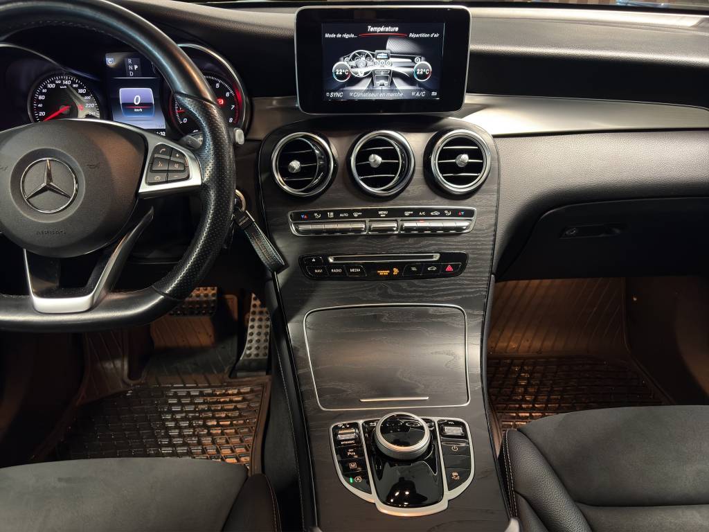 MERCEDES-BENZ GLC 250 AMG Line 4Matic 9G-Tronic-image-14