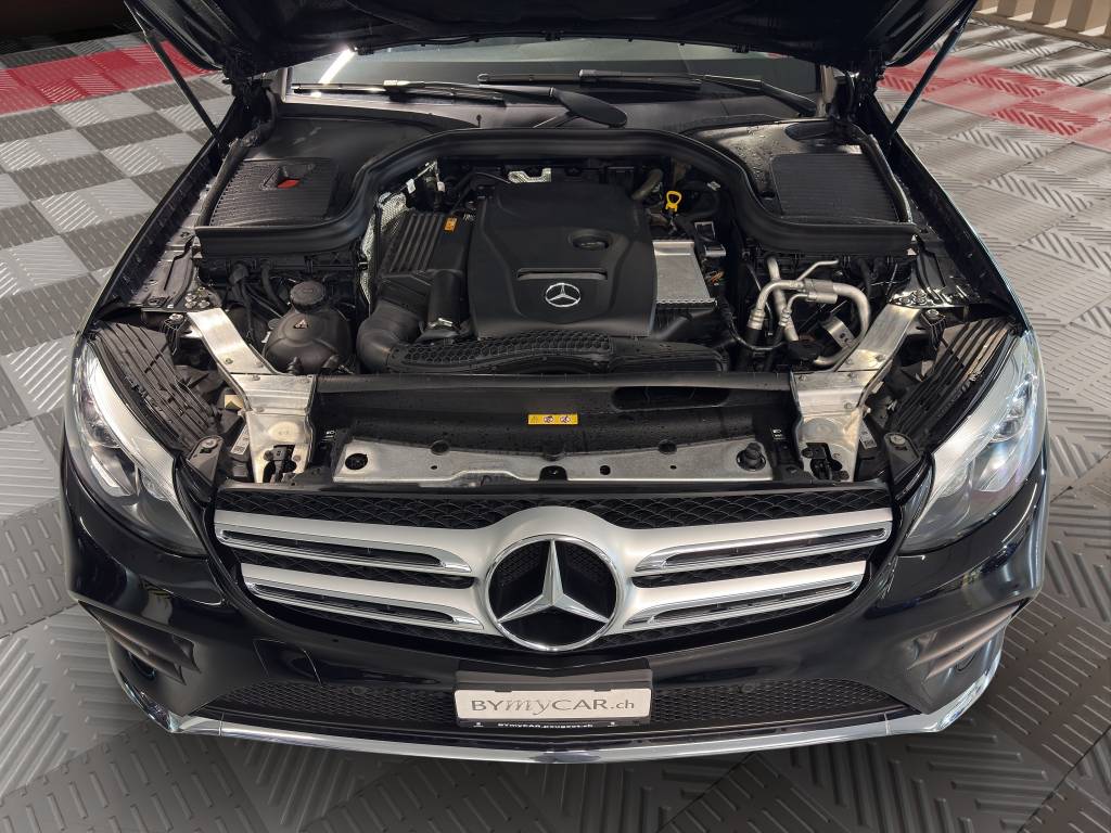MERCEDES-BENZ GLC 250 AMG Line 4Matic 9G-Tronic-image-10