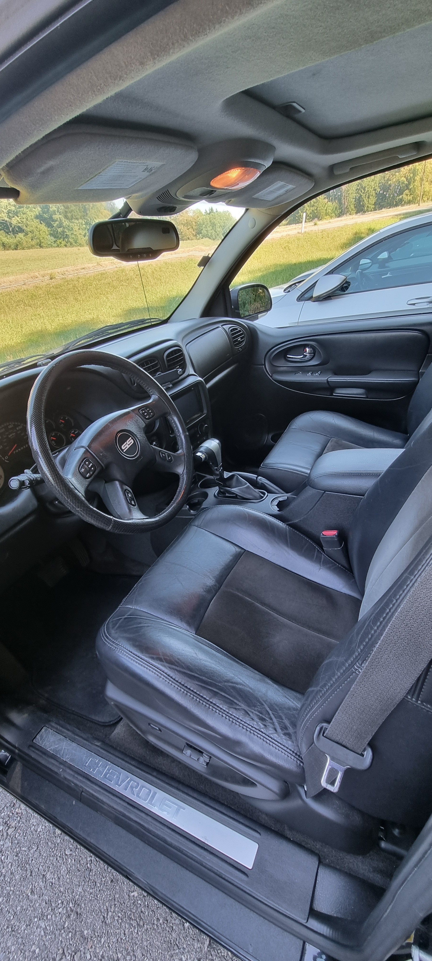 CHEVROLET TRAILBLAZER-image-5