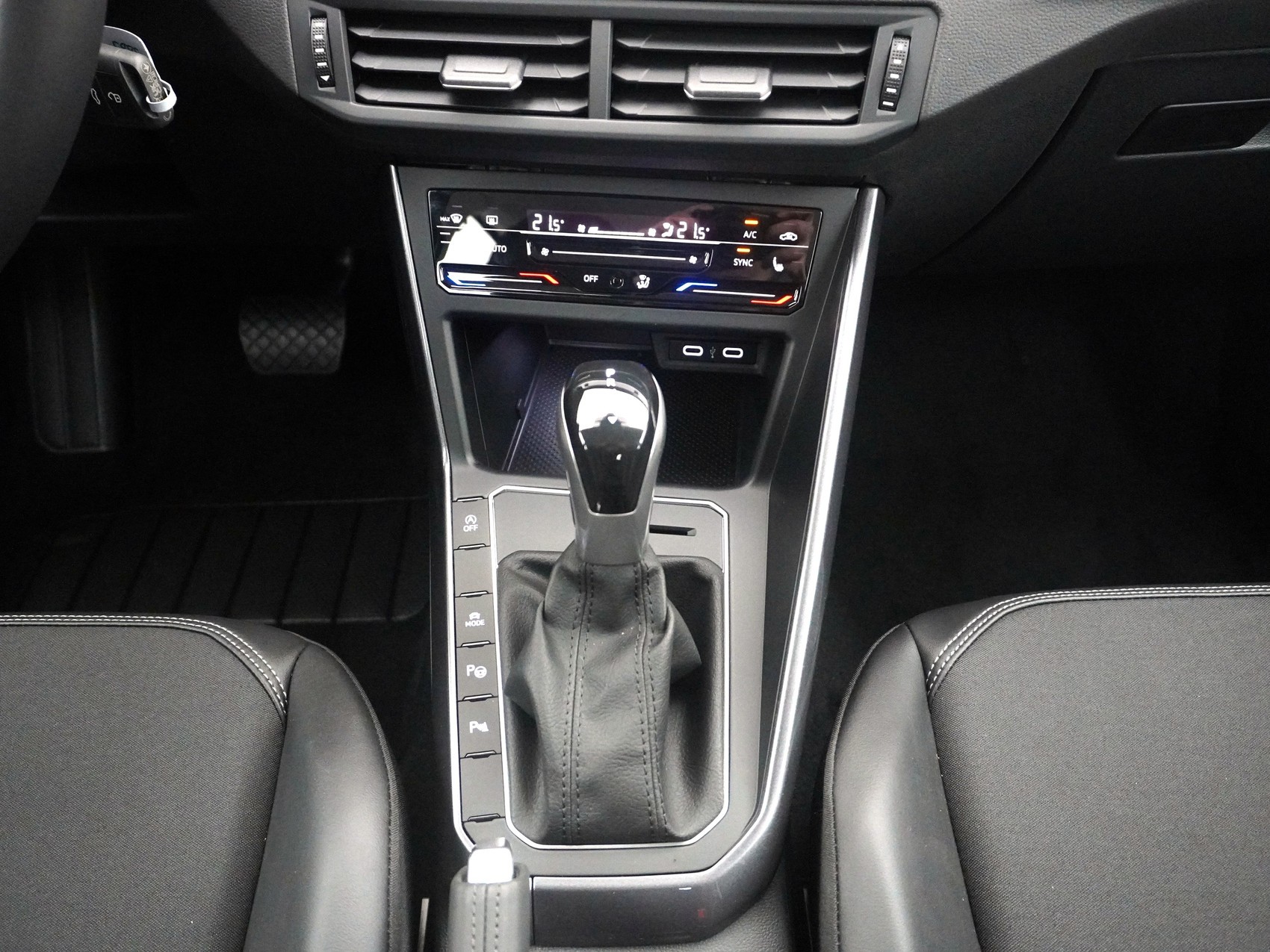 VW Taigo 1.0 TSI Style DSG-image-14