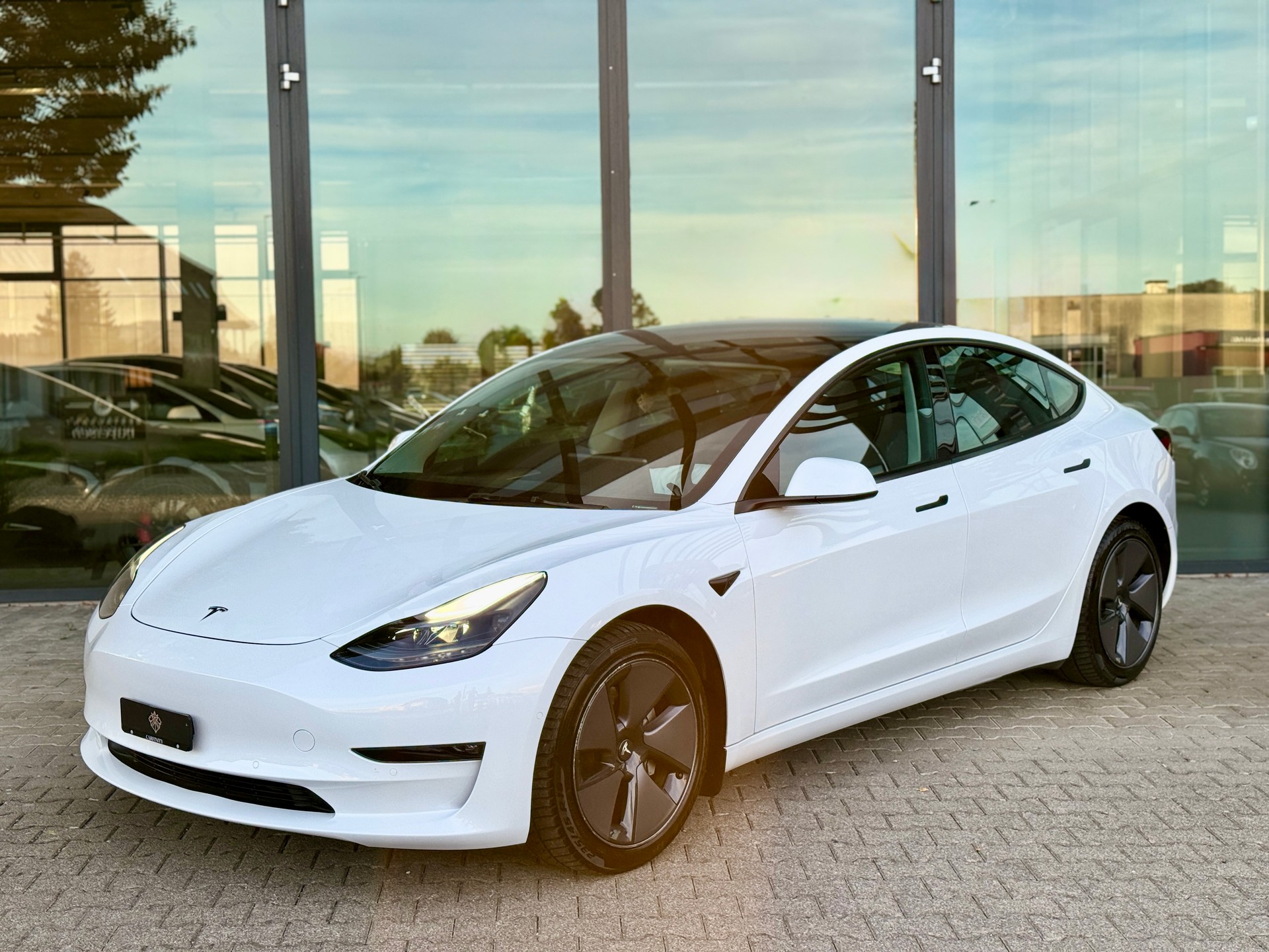 TESLA Model 3 Long Range Dual Motor AWD / Enhanced Autopilot / AMD Ryzen-image-2