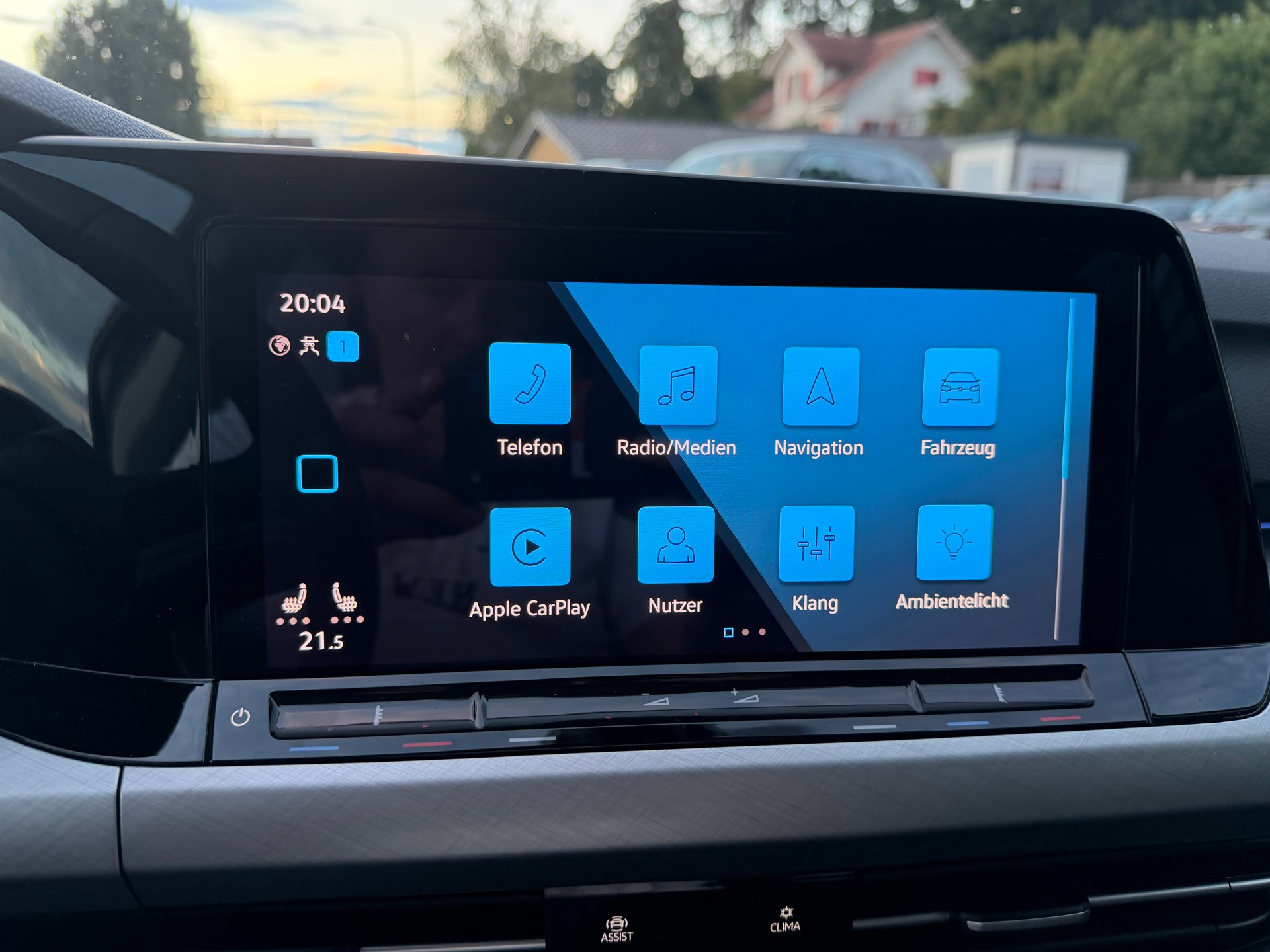 VW Golf Variant 2.0 TDI Life DSG 4Motion-image-13
