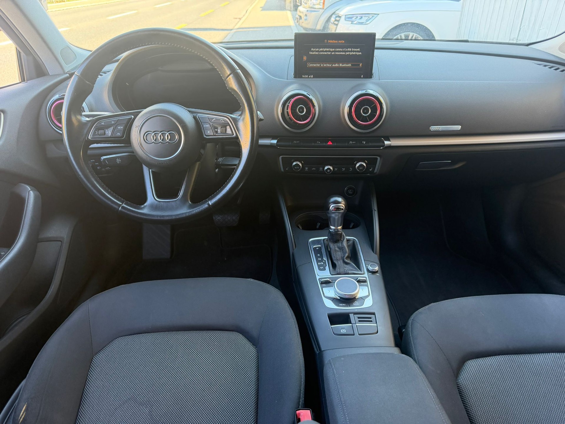 AUDI A3 Sportback 1.6 TDI S-tronic-image-8