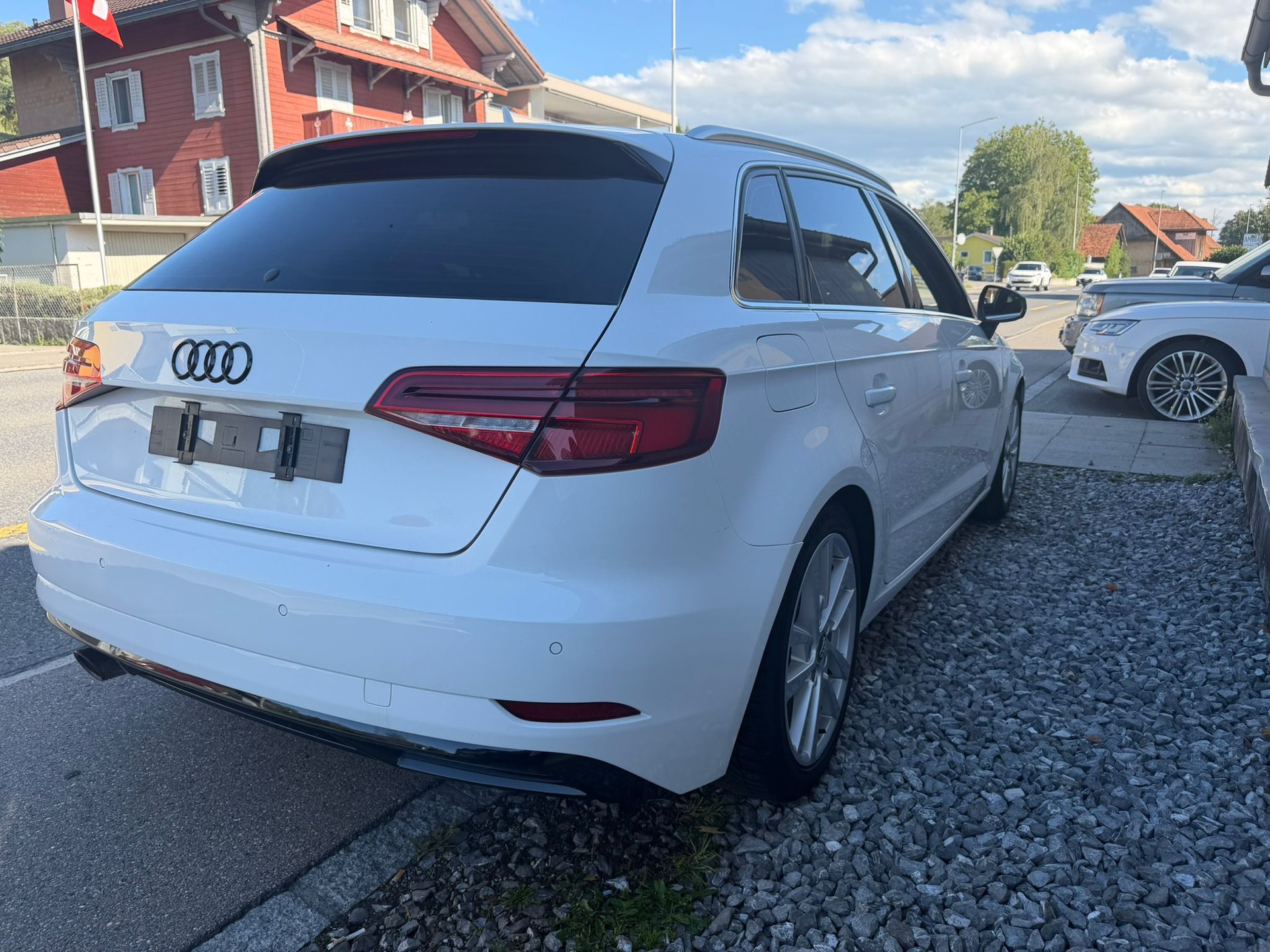 AUDI A3 Sportback 1.6 TDI S-tronic-image-4