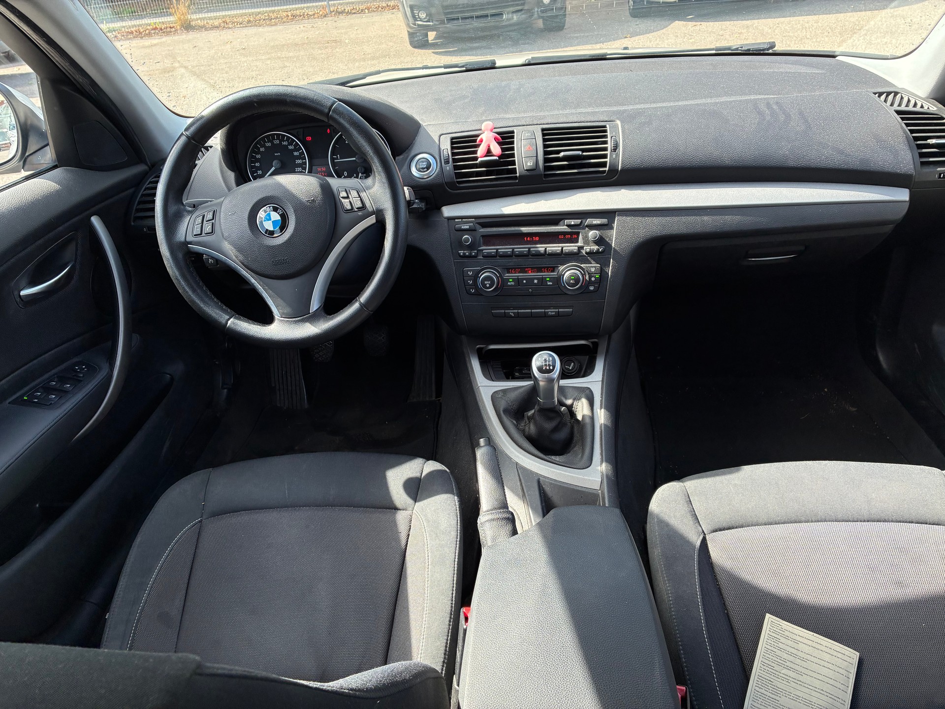 BMW 116d Dynamic Edition-image-7