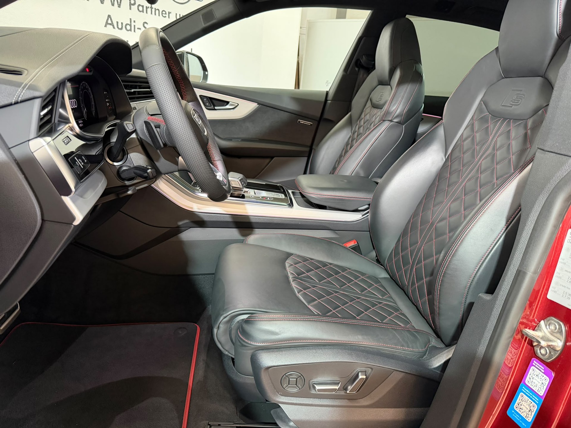 AUDI Q8 60 TFSI e quattro PHEV tiptronic-image-8