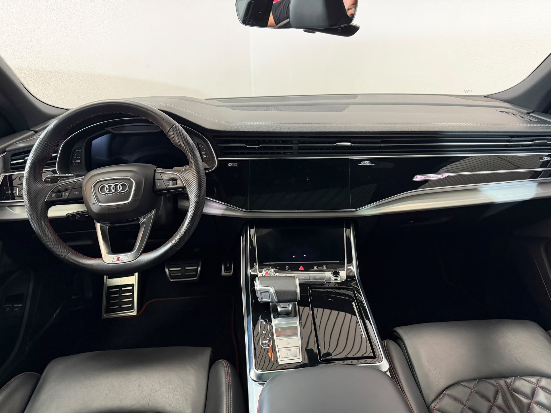 AUDI Q8 60 TFSI e quattro PHEV tiptronic-image-7