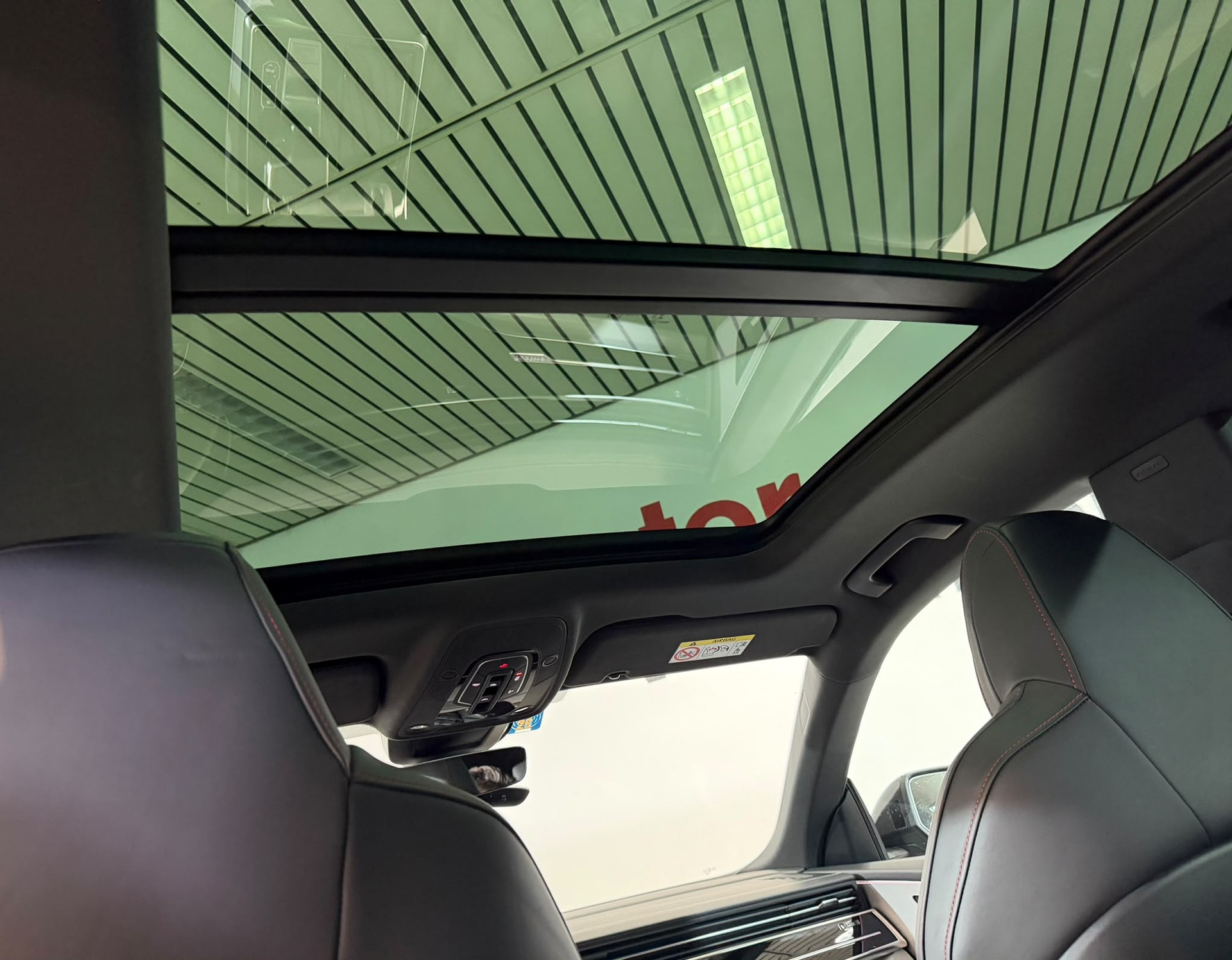 AUDI Q8 60 TFSI e quattro PHEV tiptronic-image-10