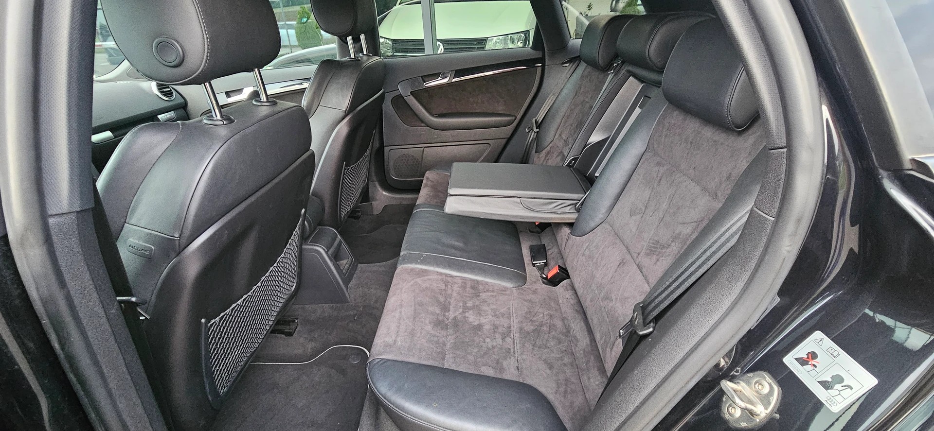 AUDI S3 Sportback 2.0 TFSI quattro S-tronic-image-12