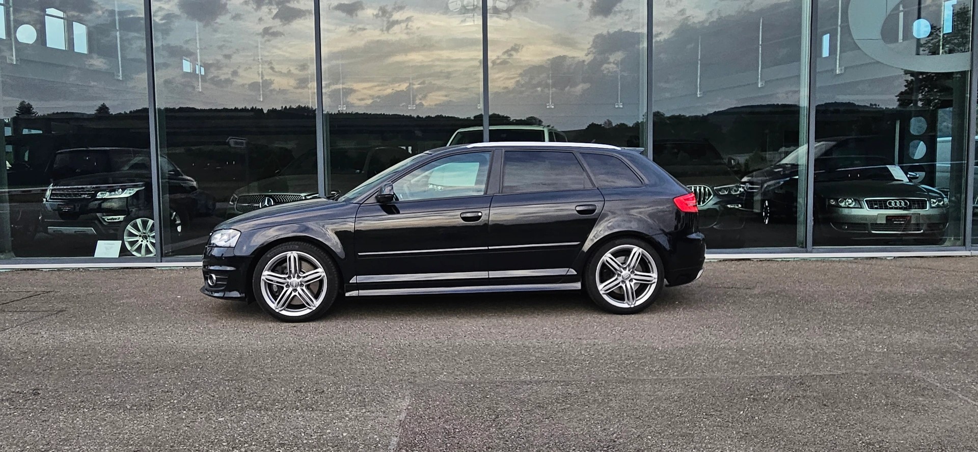AUDI S3 Sportback 2.0 TFSI quattro S-tronic-image-0