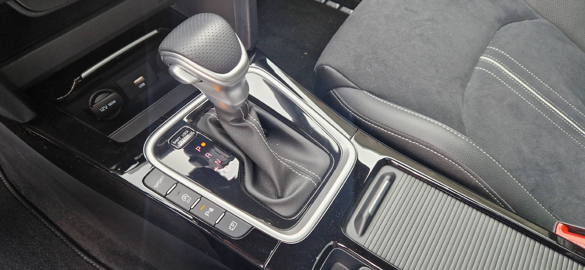 KIA Ceed 1.5 T-GDi GT-Line Edition-image-13