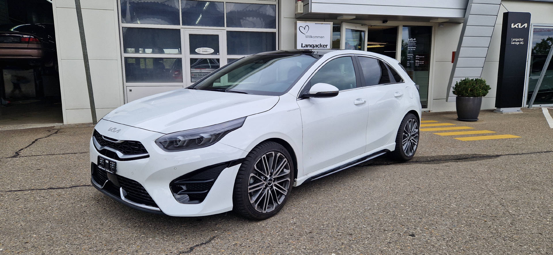 KIA Ceed 1.5 T-GDi GT-Line Edition-image-1