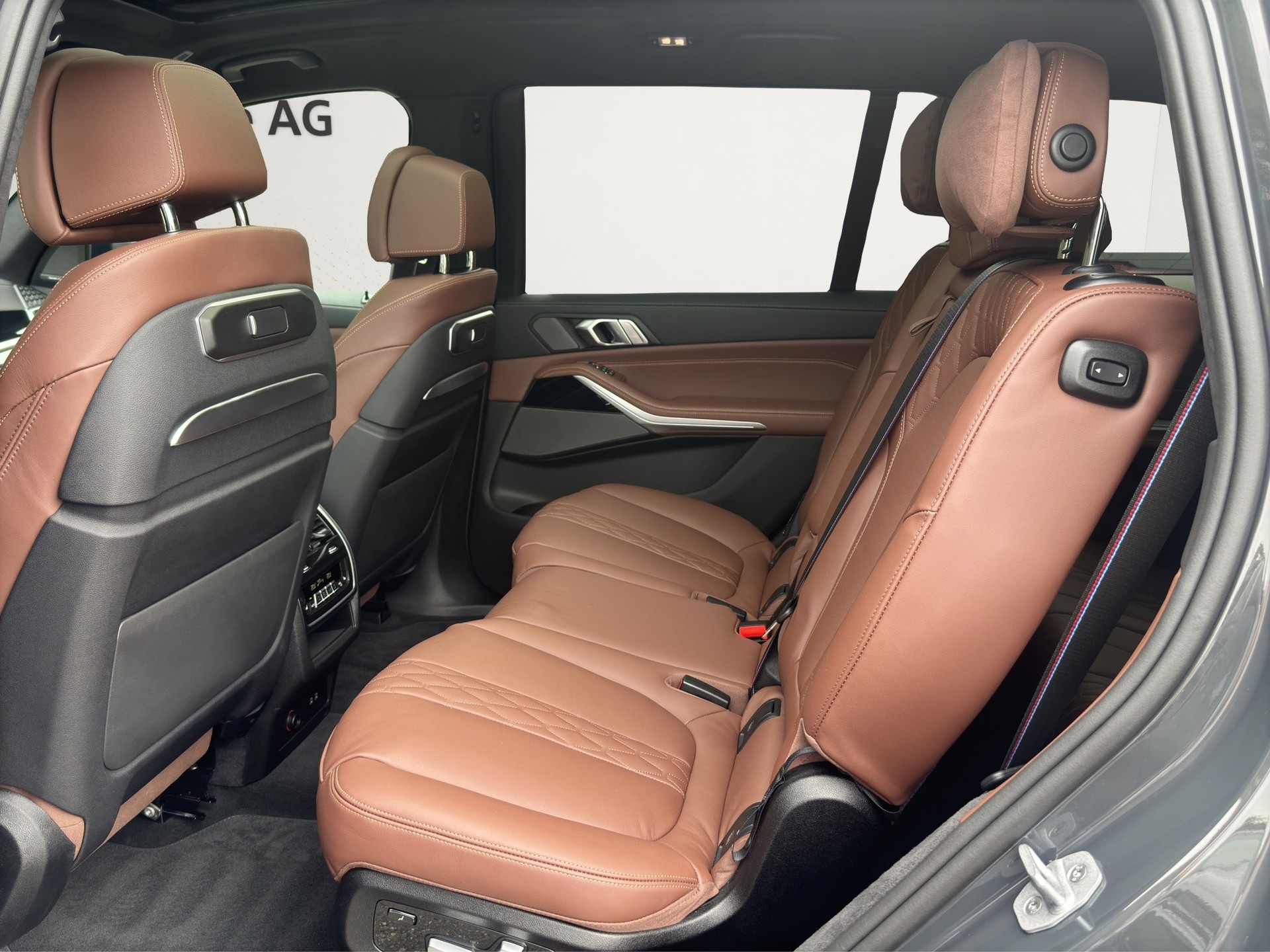 BMW X7 xDrive 48V 40i M Sport Pro (CH) FACELIFT INDIVDUAL AHK-image-15