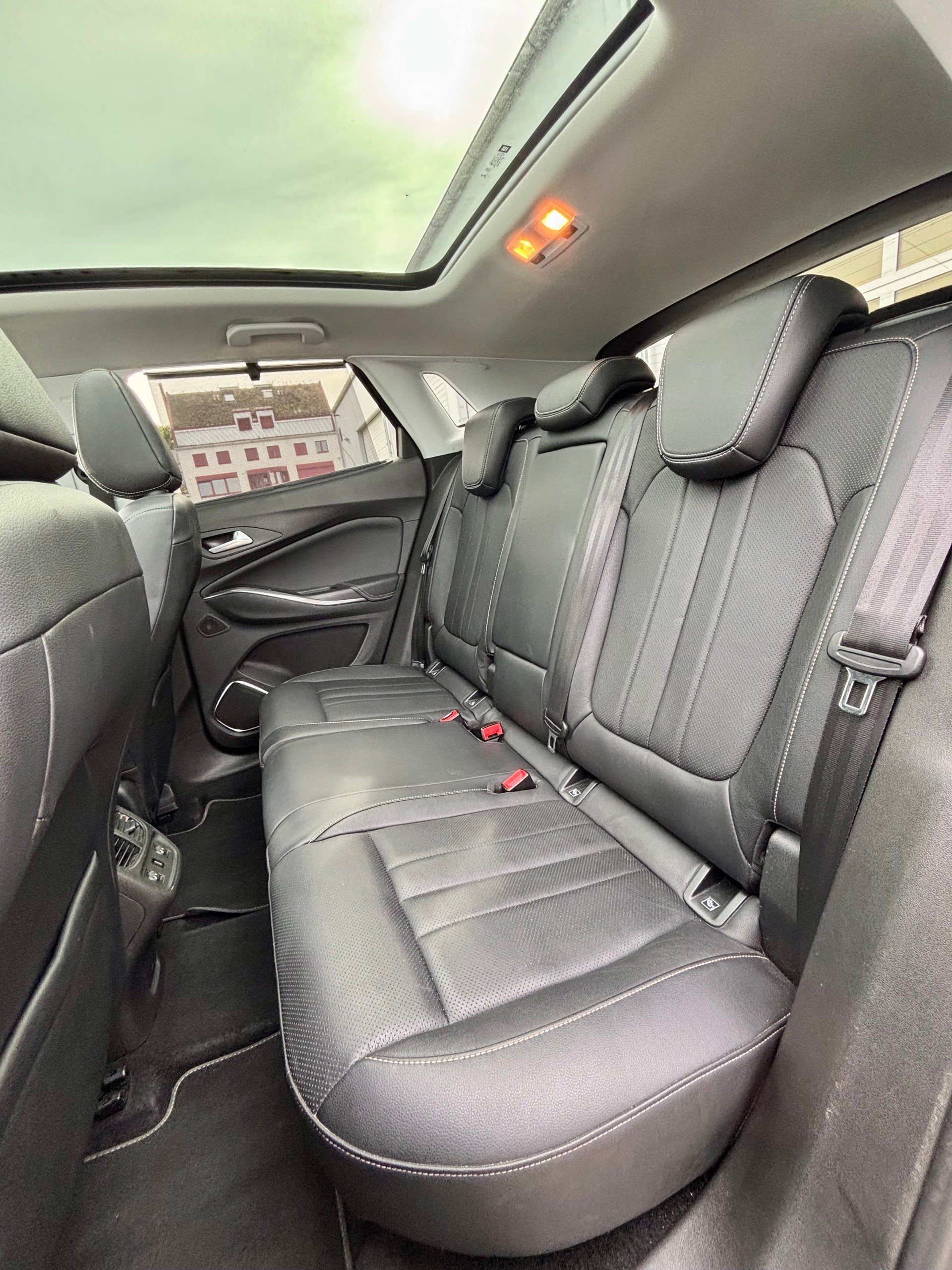 OPEL Grandland X 1.2i TP Ultimate Automatik-image-13
