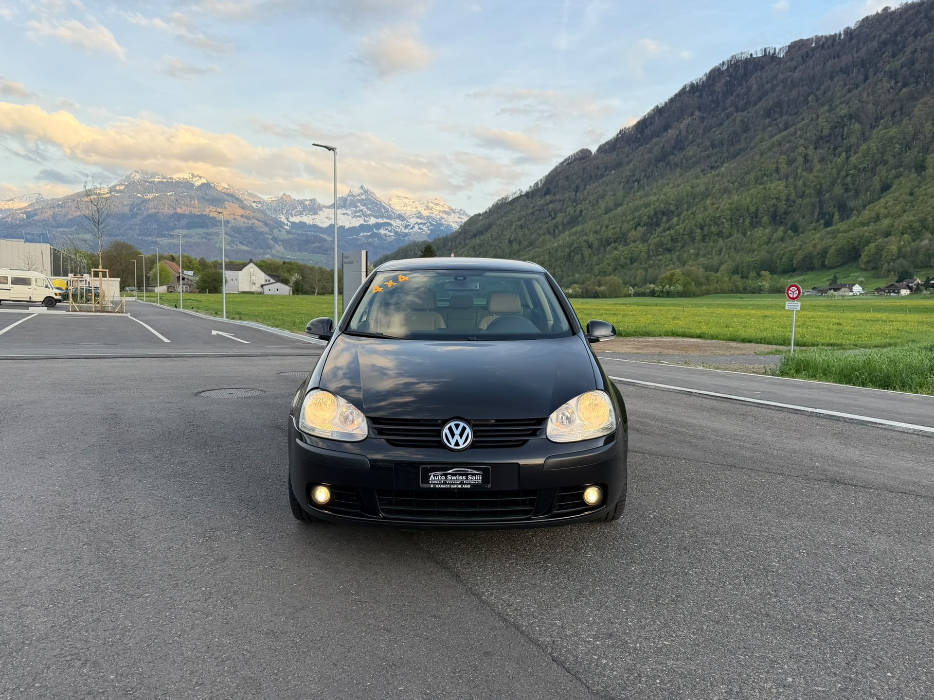 VW Golf 2.0 TDI Comfortline 4Motion-image-1