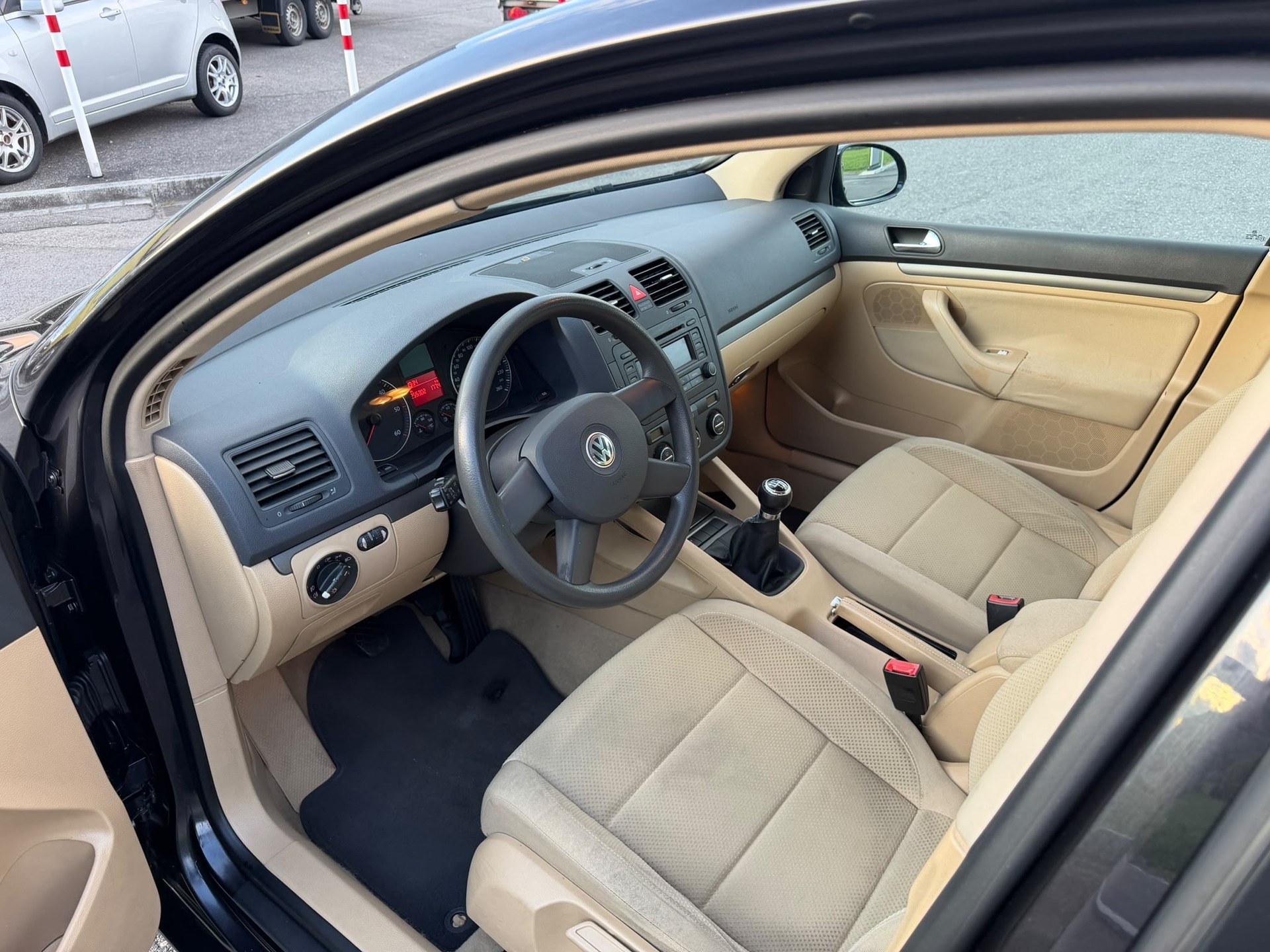 VW Golf 2.0 TDI Comfortline 4Motion-image-7