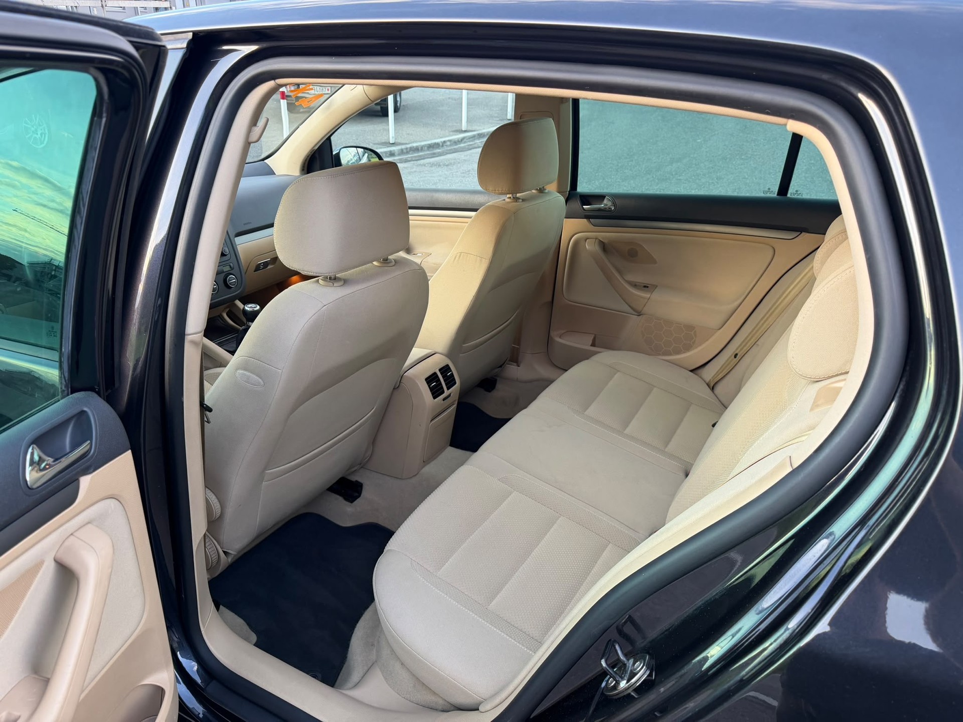 VW Golf 2.0 TDI Comfortline 4Motion-image-6