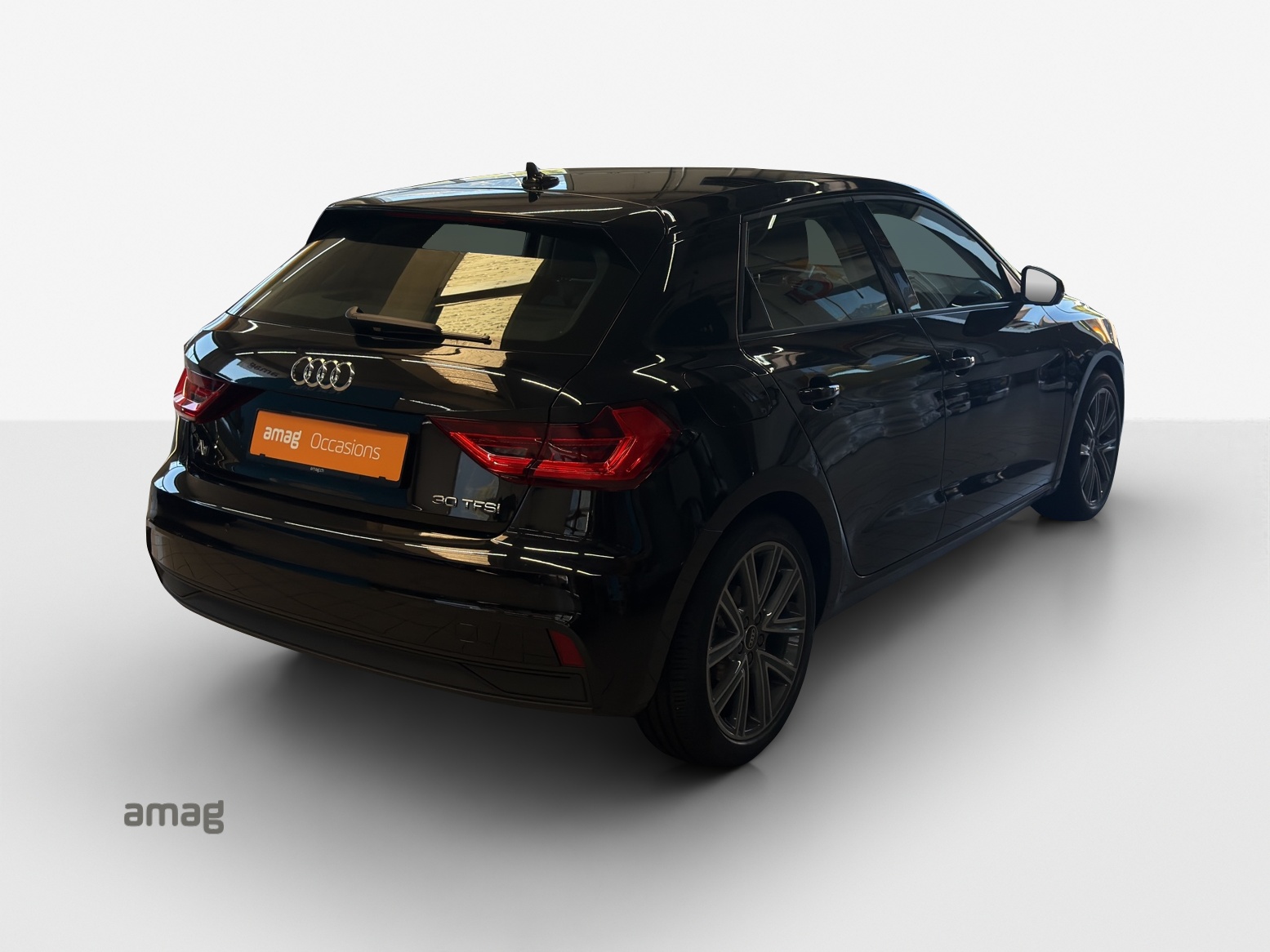 AUDI A1 Sportback 30 TFSI Attraction S-tronic-image-4