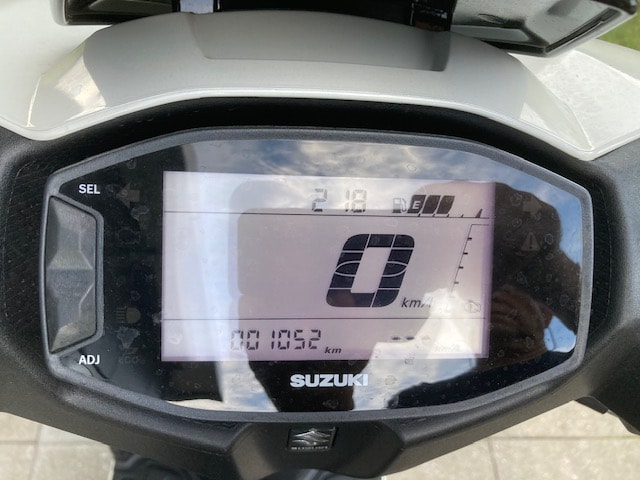 SUZUKI UN 125 Avenis-image-4