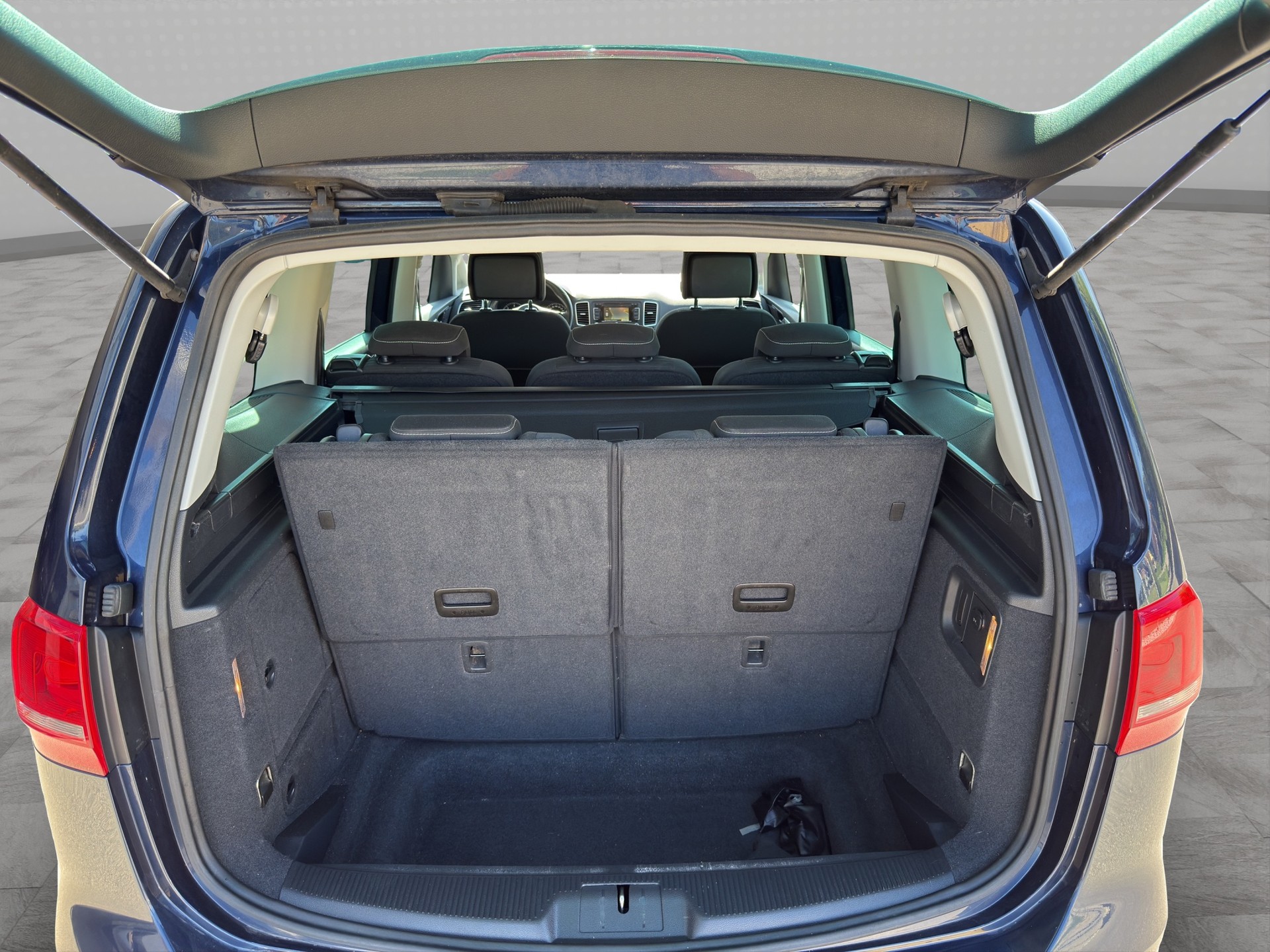 VW Sharan 2.0 TDI BlueMotion Technology Cup 4Motion-image-19