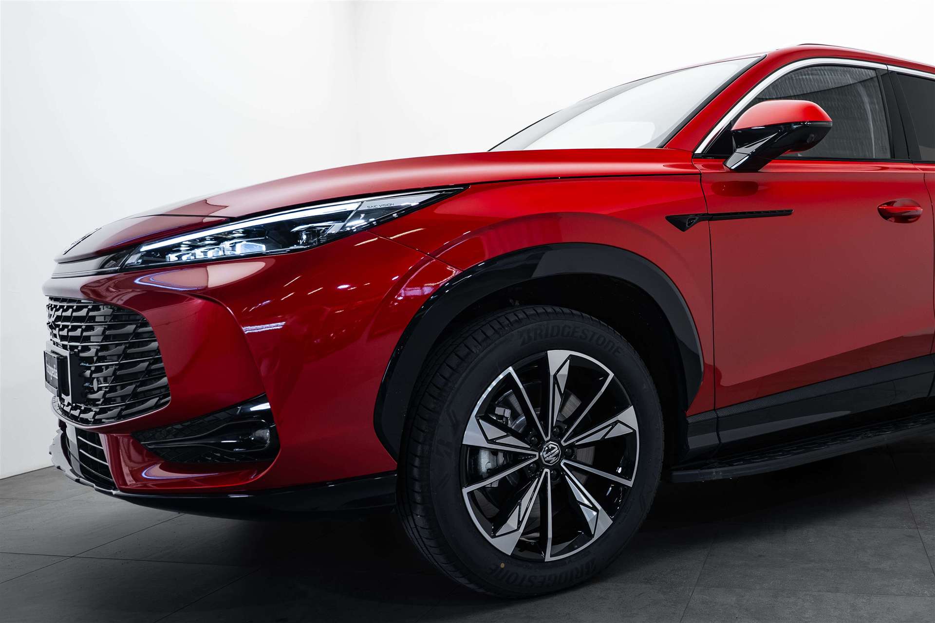MG MG HS 1.5 T PHEV Comfort 272PS Automat-image-1