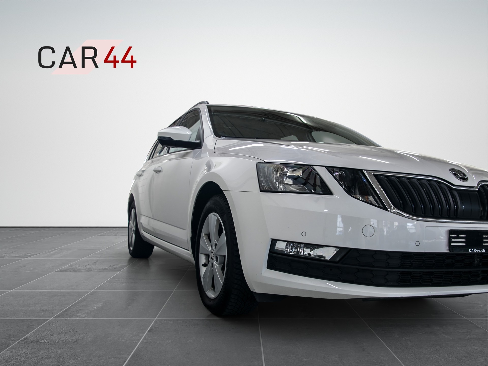 SKODA Octavia Combi 1.6 TDI Ambition-image-12