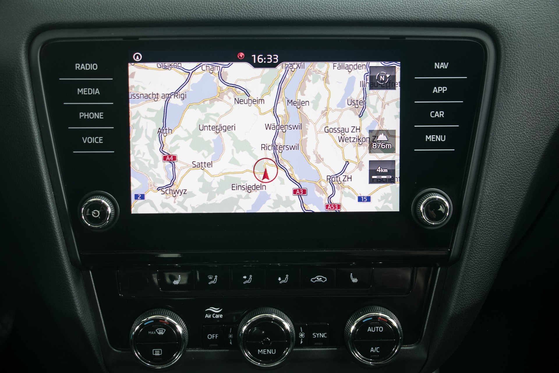 SKODA Octavia Combi 1.6 TDI Ambition-image-5