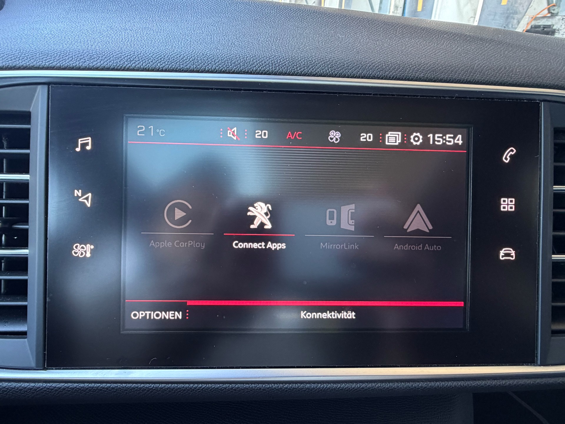 PEUGEOT 308 1.2 Pure Tech GT Line EAT6-image-25