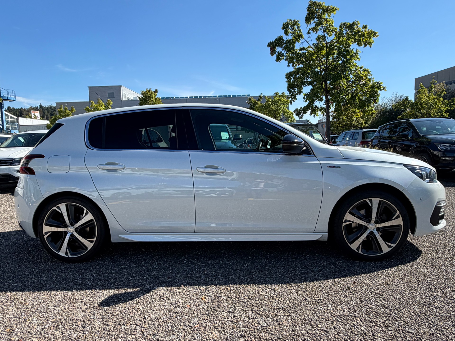 PEUGEOT 308 1.2 Pure Tech GT Line EAT6-image-3