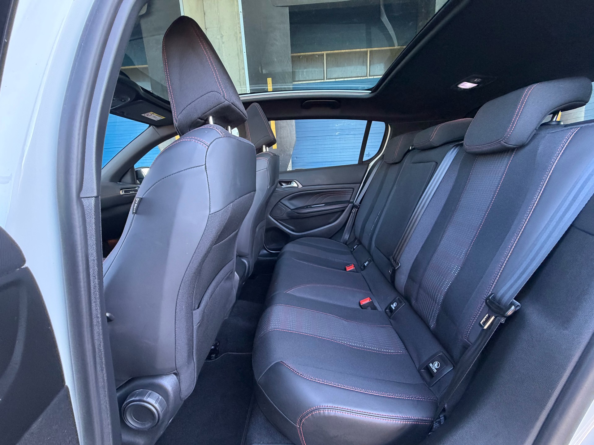 PEUGEOT 308 1.2 Pure Tech GT Line EAT6-image-11