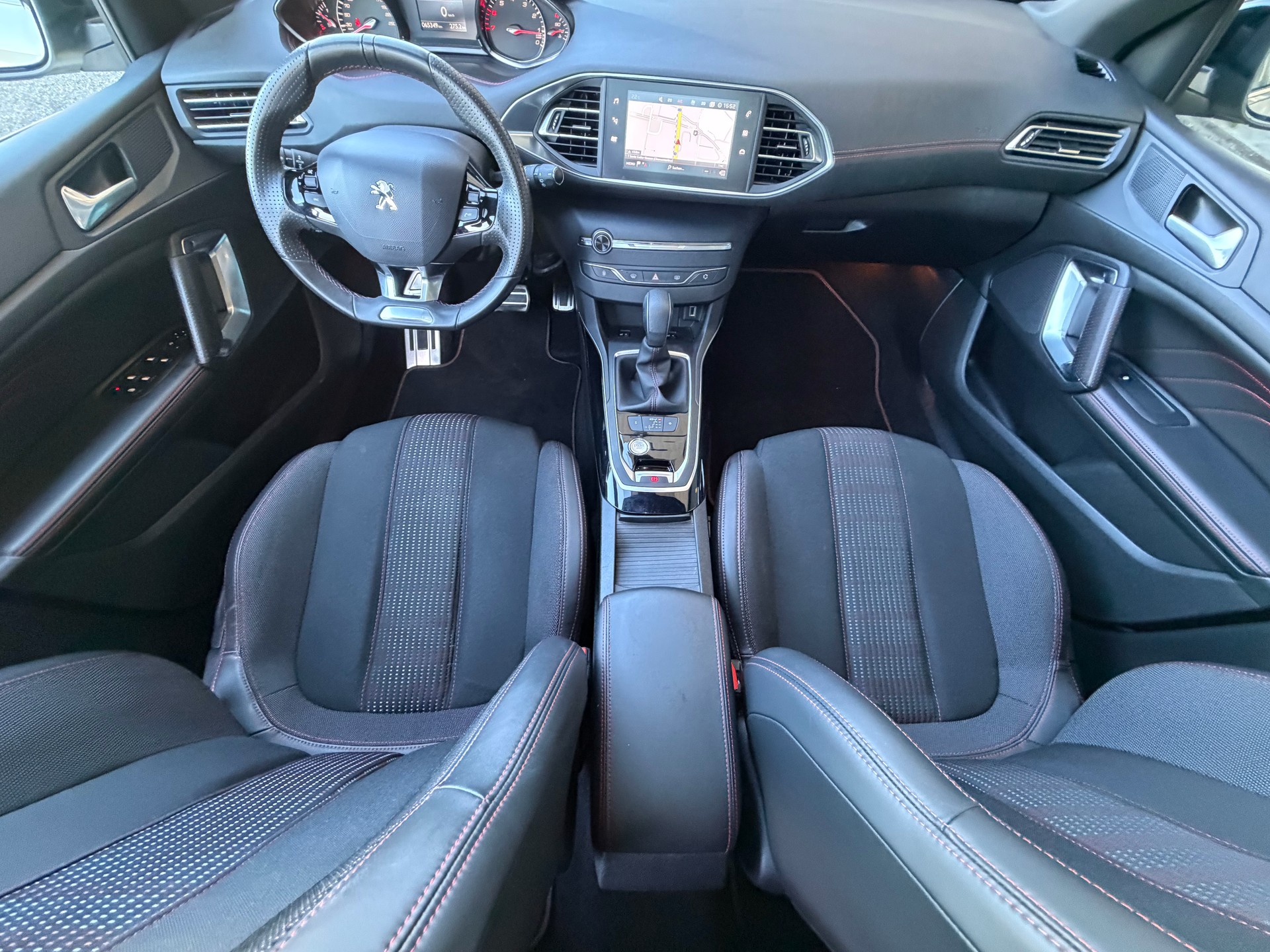 PEUGEOT 308 1.2 Pure Tech GT Line EAT6-image-12