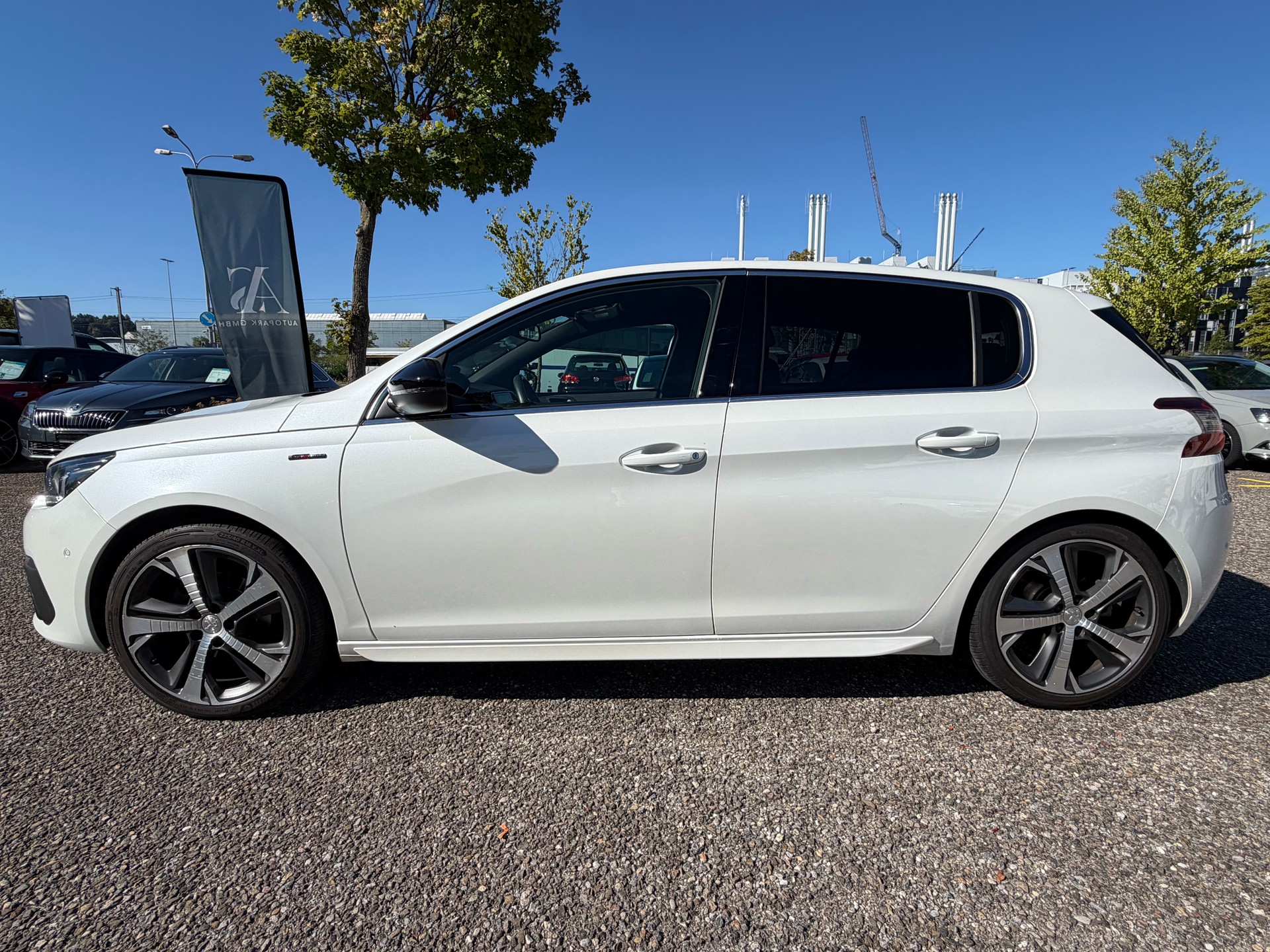 PEUGEOT 308 1.2 Pure Tech GT Line EAT6-image-7