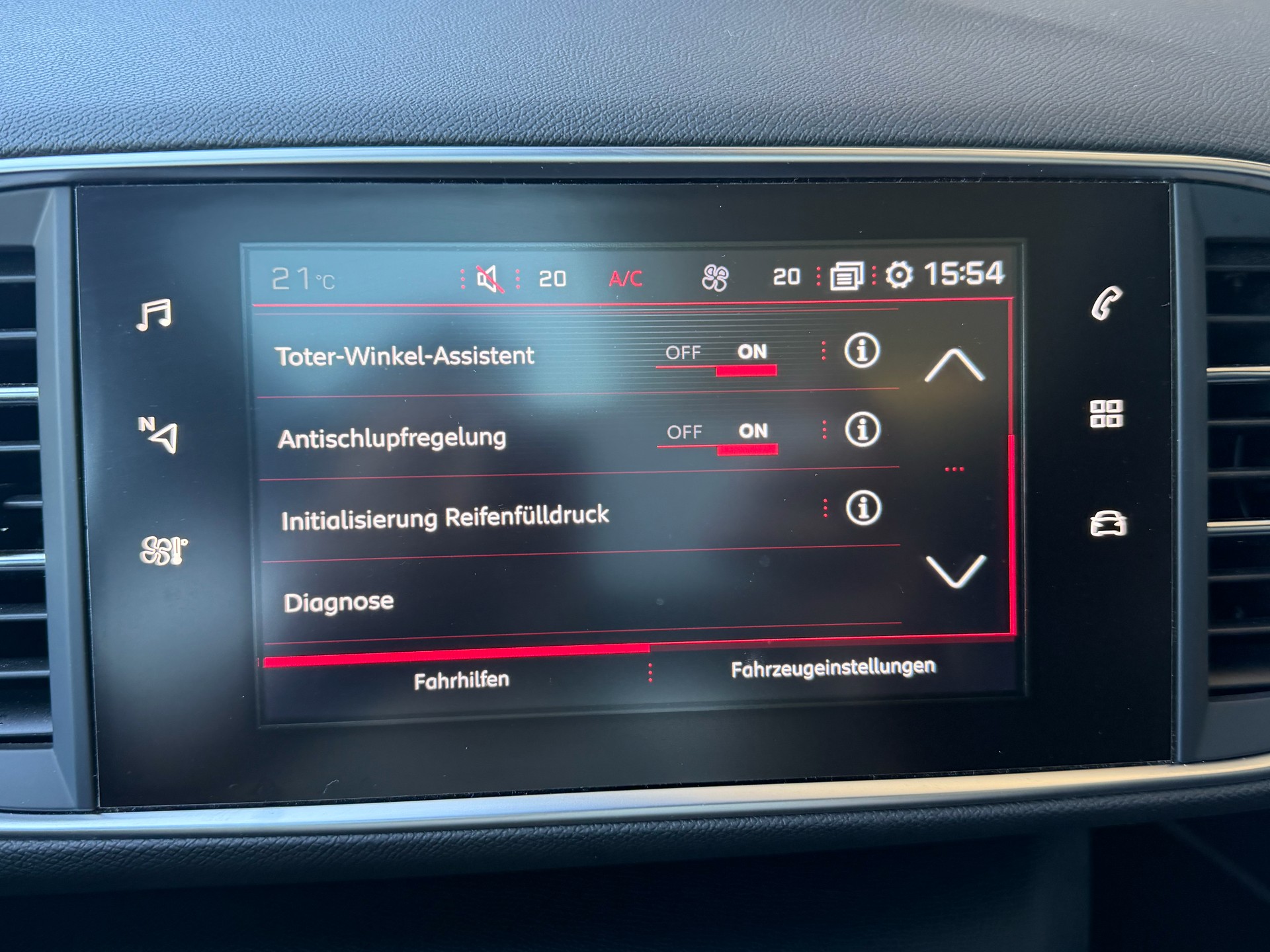 PEUGEOT 308 1.2 Pure Tech GT Line EAT6-image-22