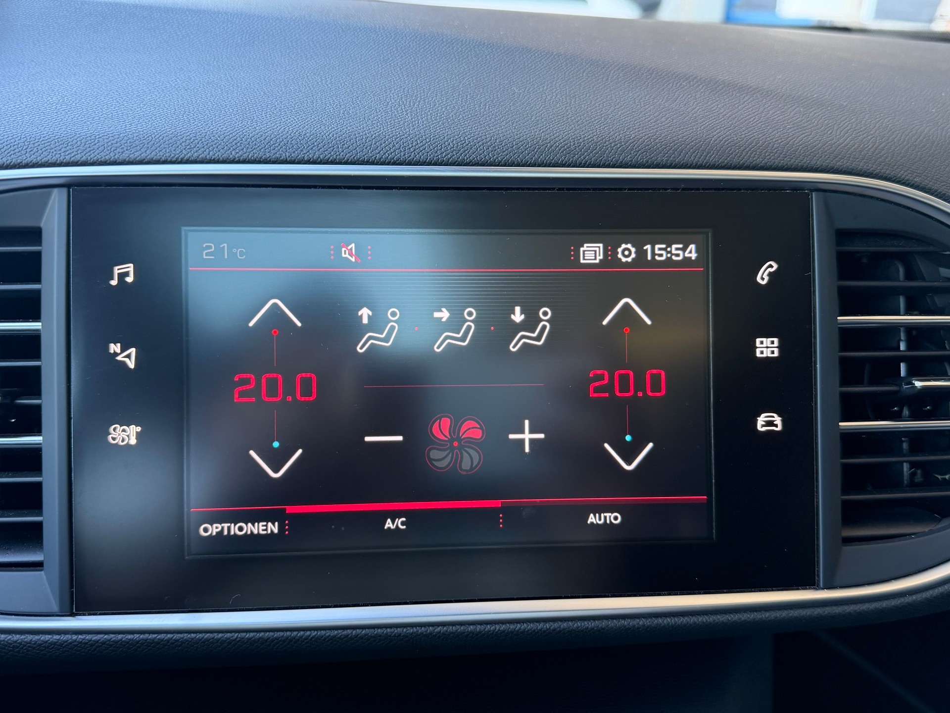 PEUGEOT 308 1.2 Pure Tech GT Line EAT6-image-24