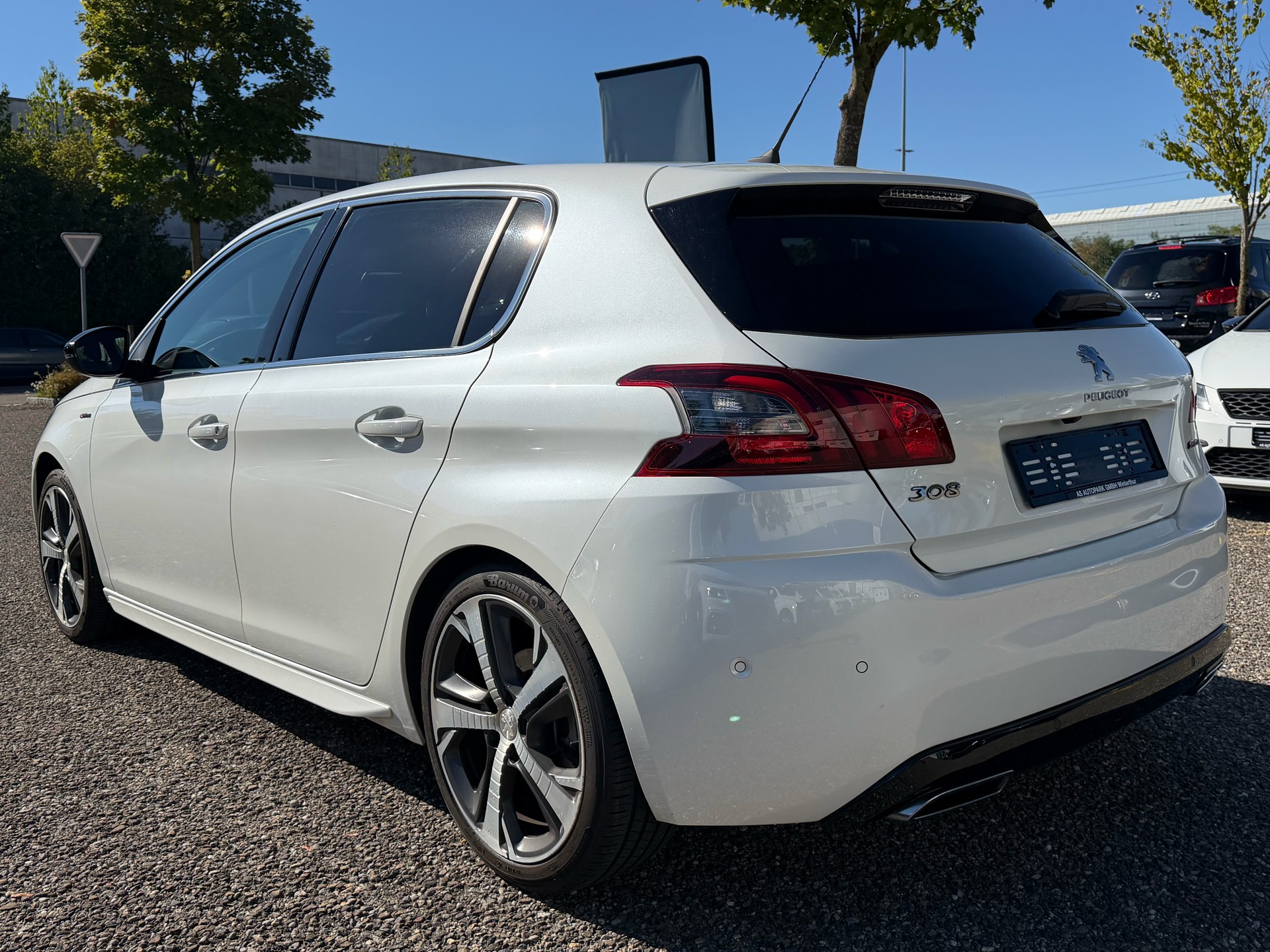 PEUGEOT 308 1.2 Pure Tech GT Line EAT6-image-6